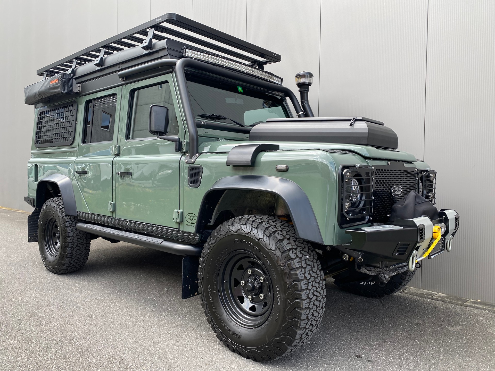 LAND ROVER Defender 110 300TDi Weltreisefahrzeug-showroom-element-3