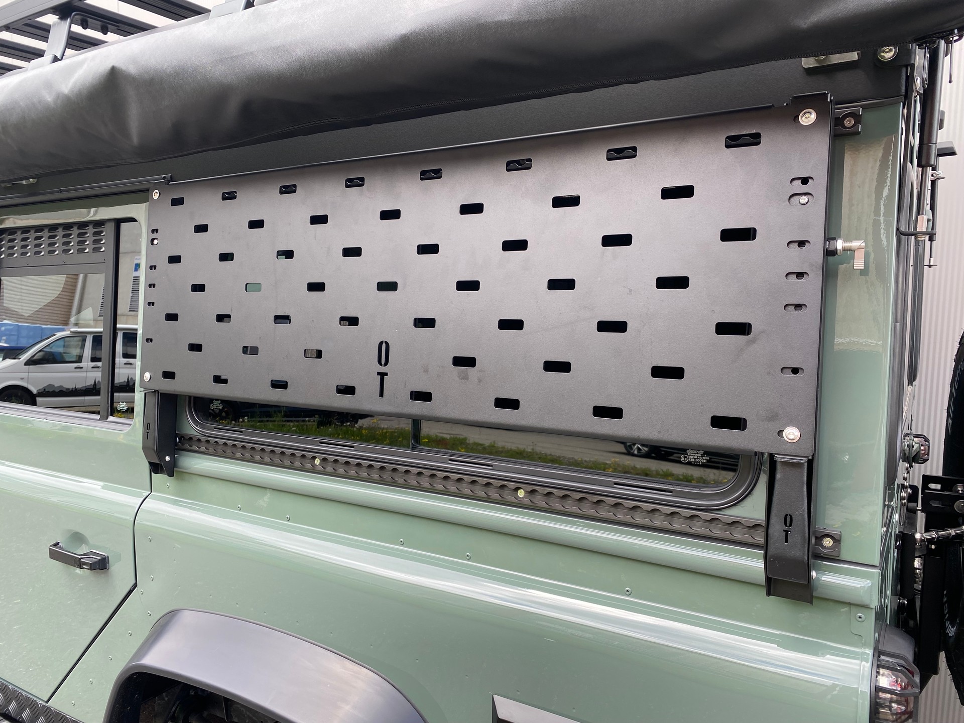 LAND ROVER Defender 110 300TDi Weltreisefahrzeug-image-13