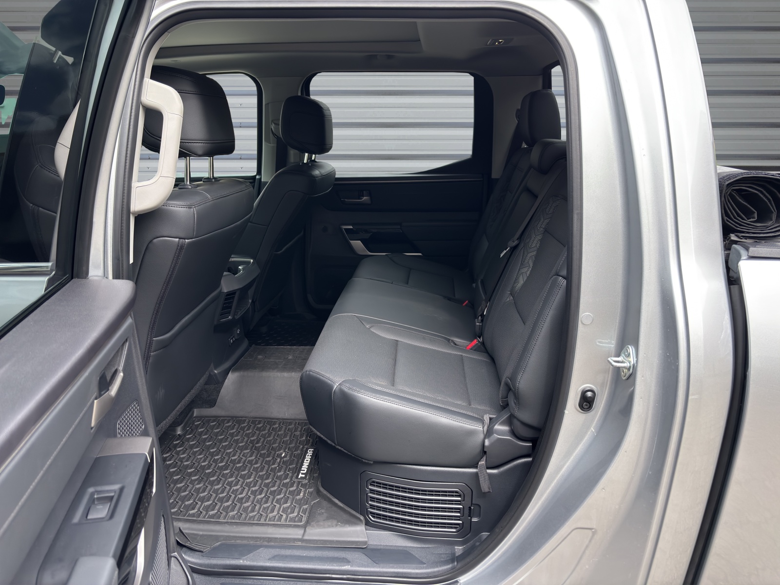 TOYOTA Tundra 3.5 V6 Bi-Turbo Hybrid Limited TRD Offroad-image-13