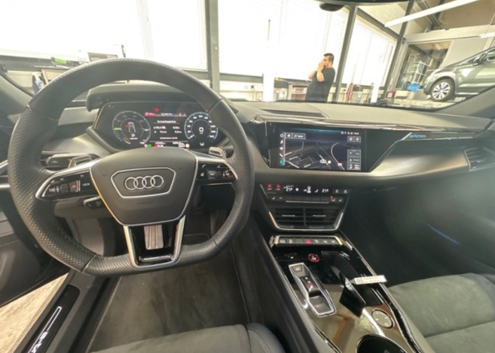 AUDI e-tron GT quattro-image-7