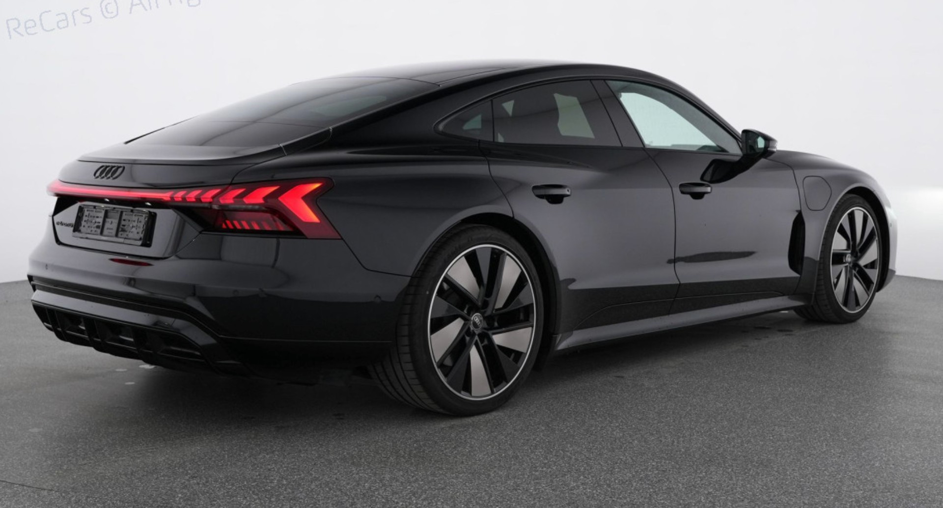 AUDI e-tron GT quattro-image-3