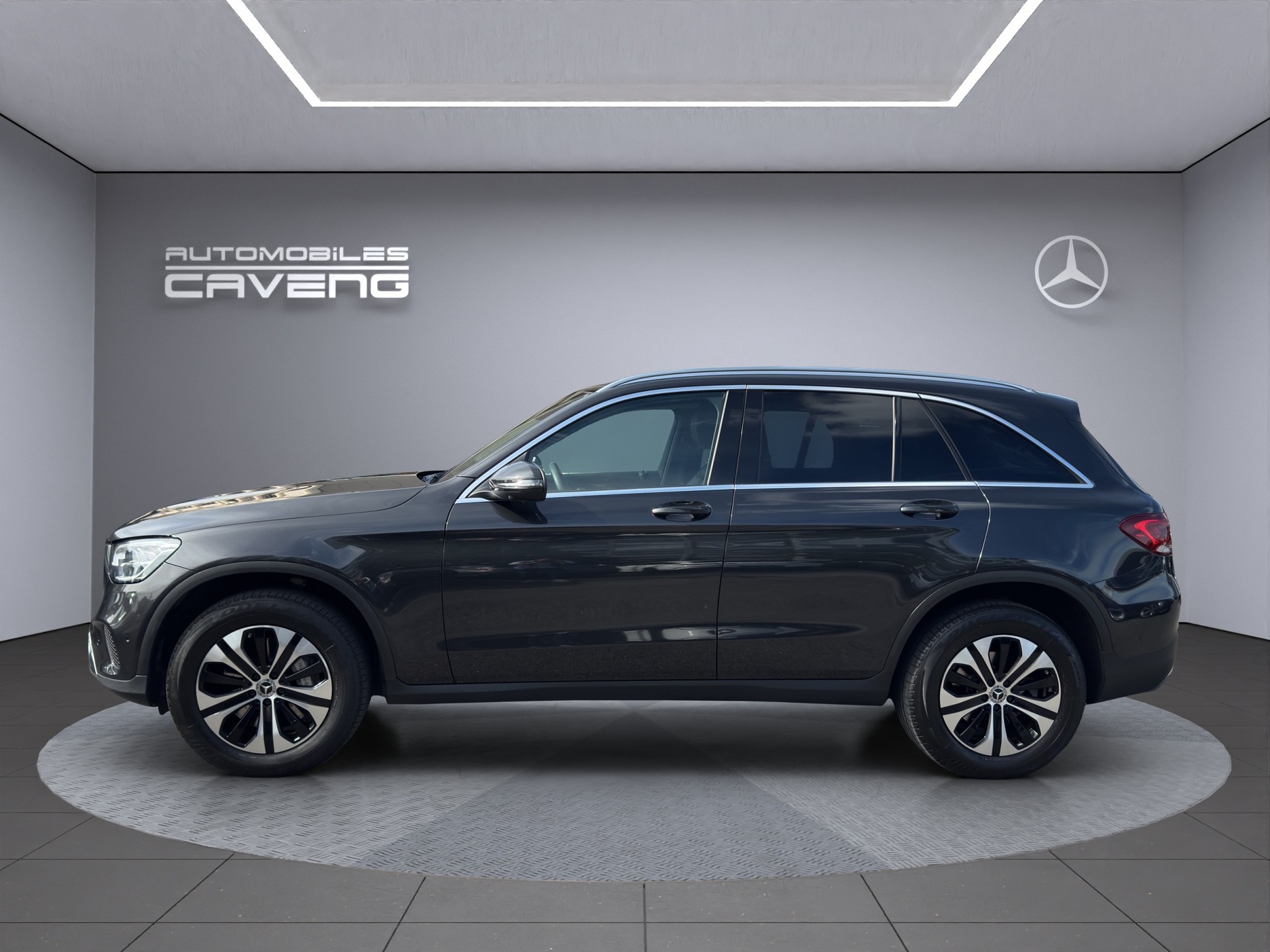 MERCEDES-BENZ GLC 300 e 4Matic 9G-Tronic-showroom-element-1