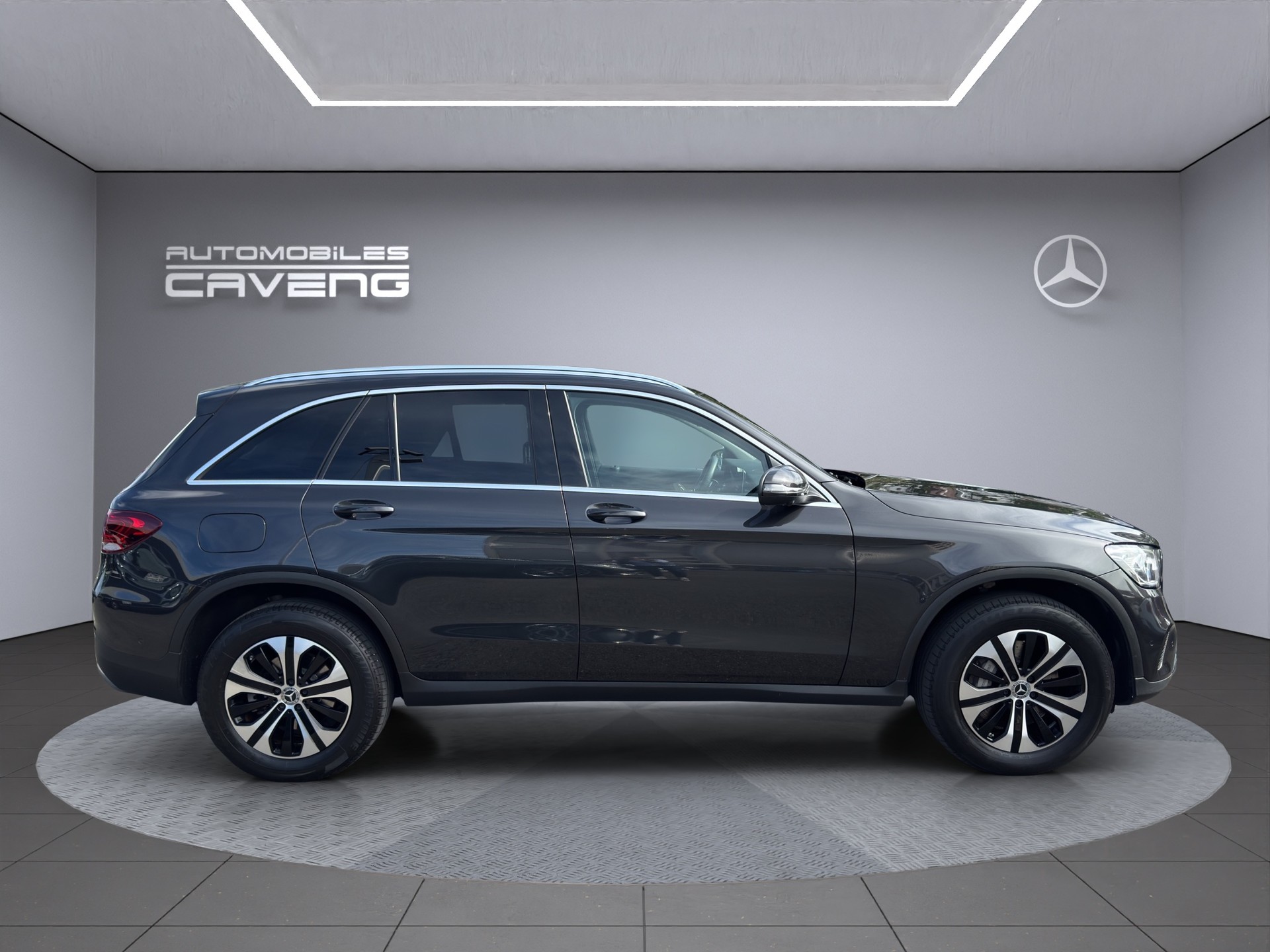 MERCEDES-BENZ GLC 300 e 4Matic 9G-Tronic-image-5