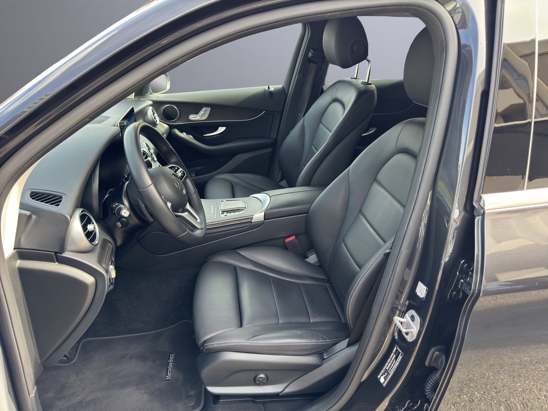 MERCEDES-BENZ GLC 300 e 4Matic 9G-Tronic-image-10
