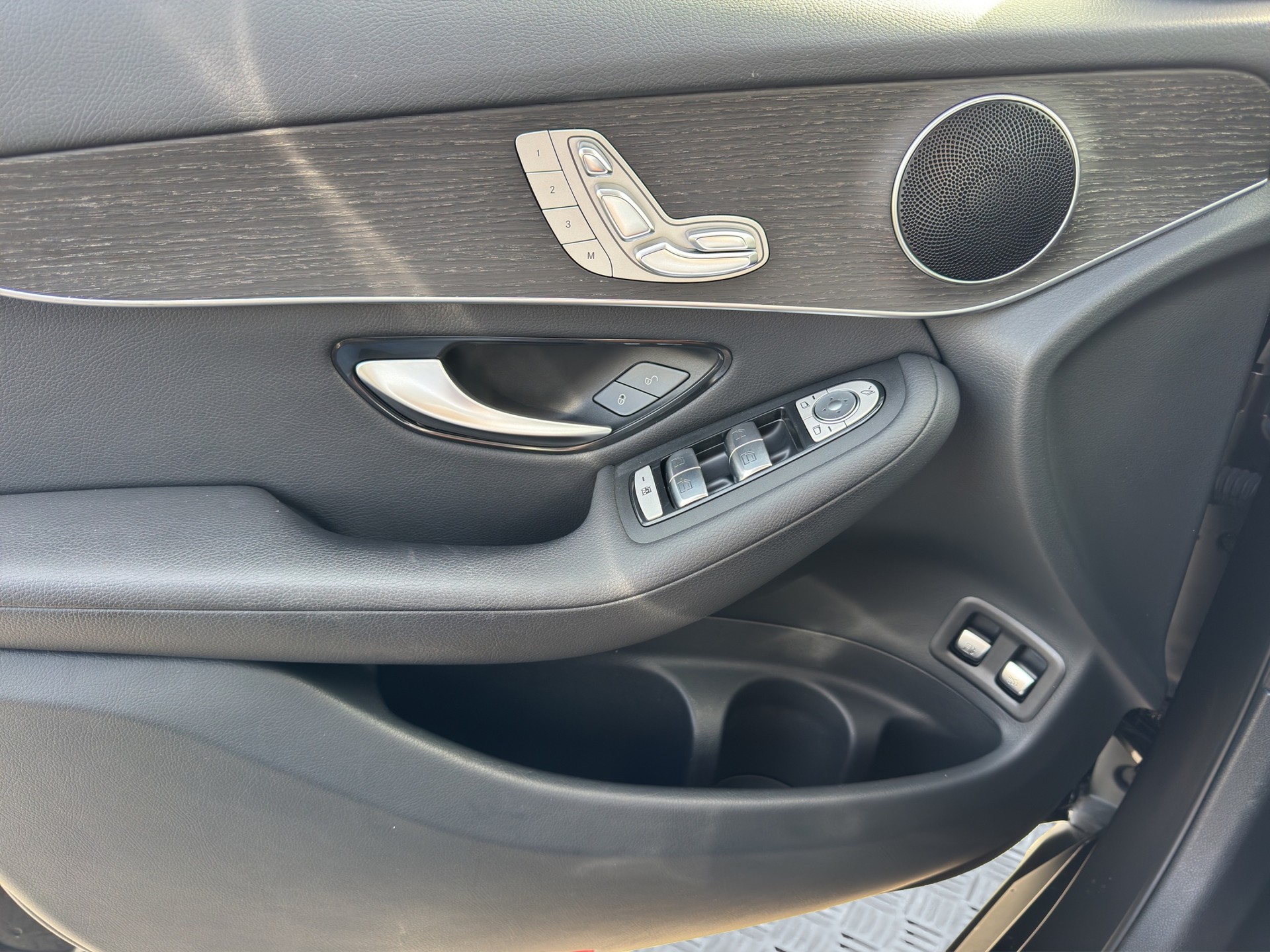 MERCEDES-BENZ GLC 300 e 4Matic 9G-Tronic-image-9