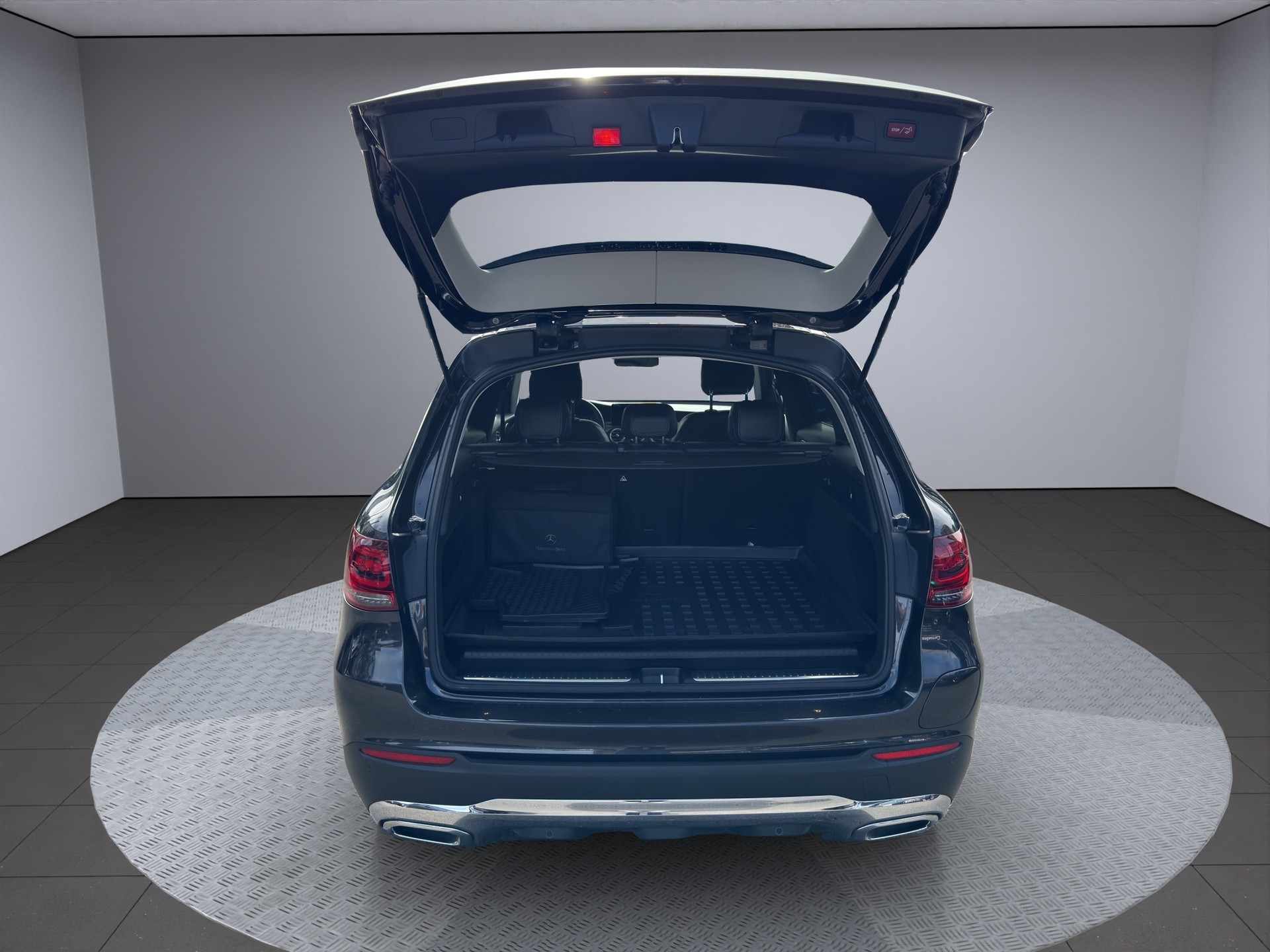 MERCEDES-BENZ GLC 300 e 4Matic 9G-Tronic-image-17
