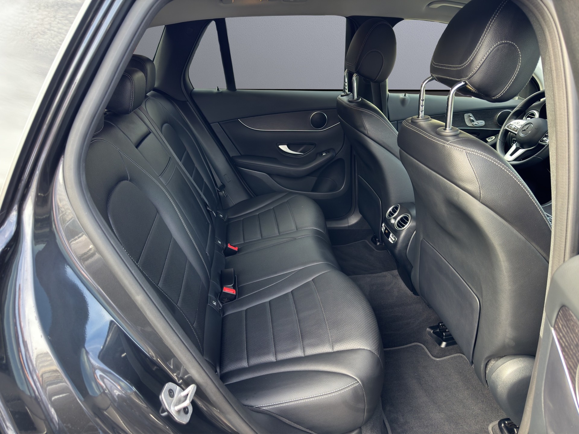 MERCEDES-BENZ GLC 300 e 4Matic 9G-Tronic-image-16