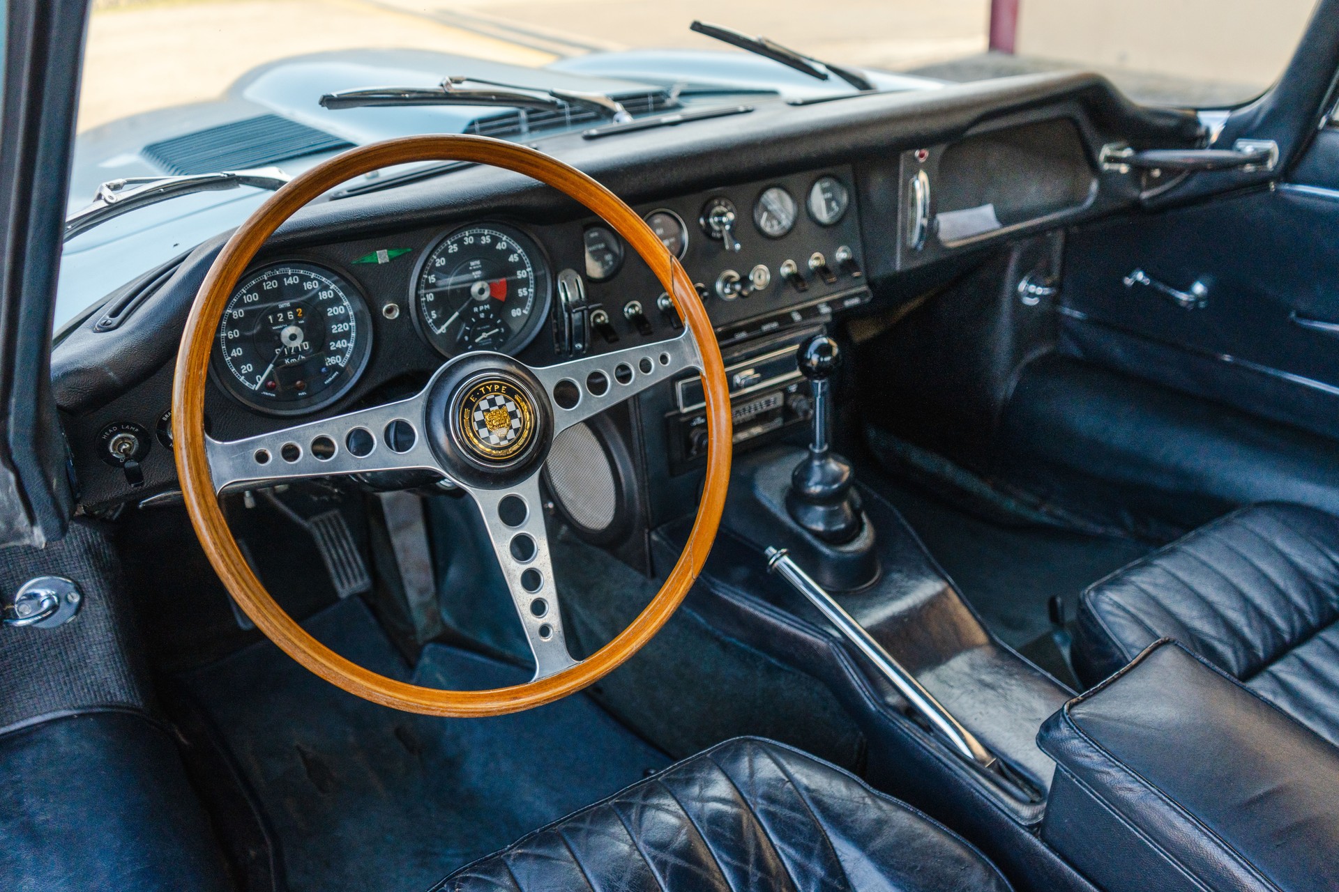 JAGUAR 4.2 LT E-image-8