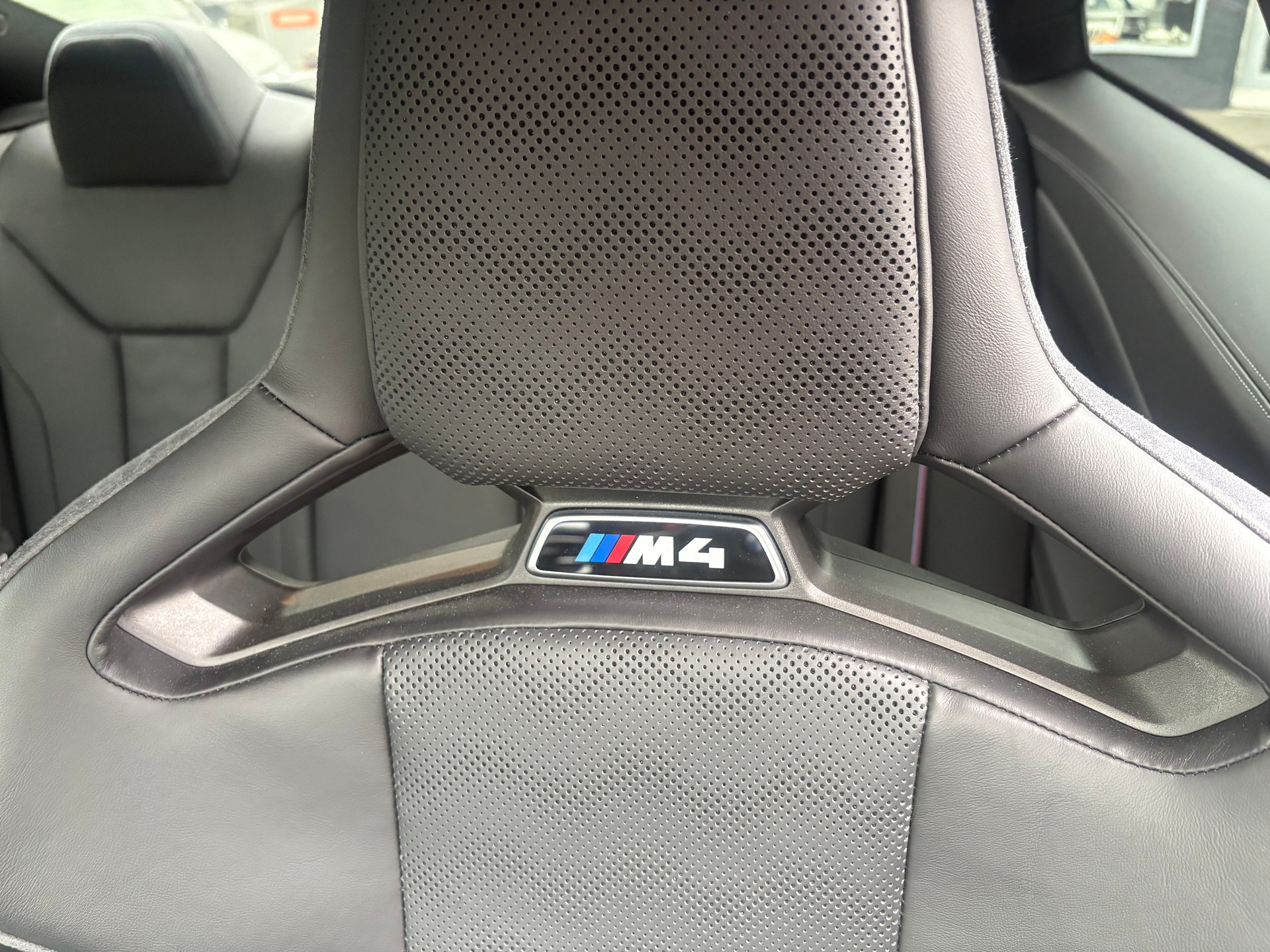 BMW M4 Coupé Competition M xDrive-image-16