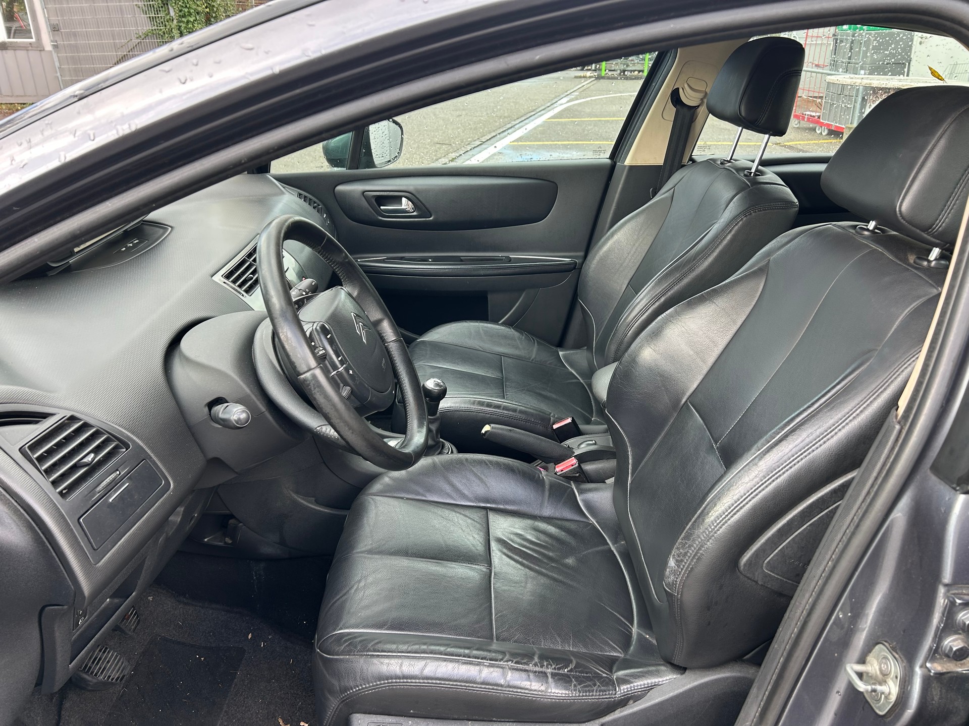CITROEN C4 Berline 1.6i 16V VTR (Pack)-image-9