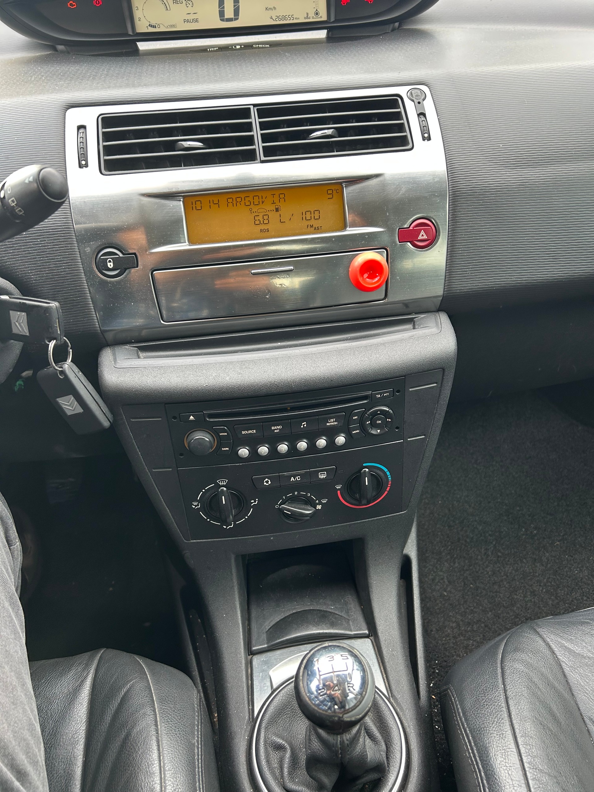 CITROEN C4 Berline 1.6i 16V VTR (Pack)-image-10