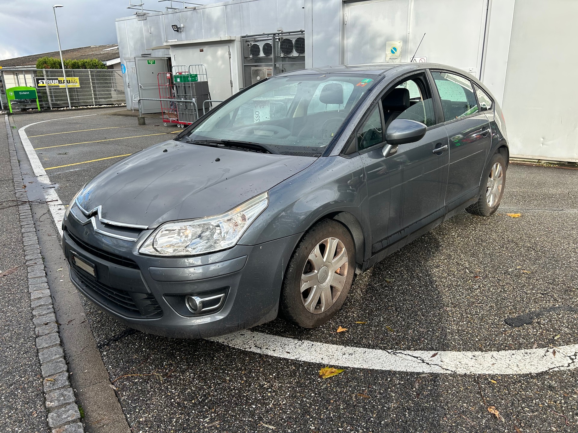 CITROEN C4 Berline 1.6i 16V VTR (Pack)-image-1
