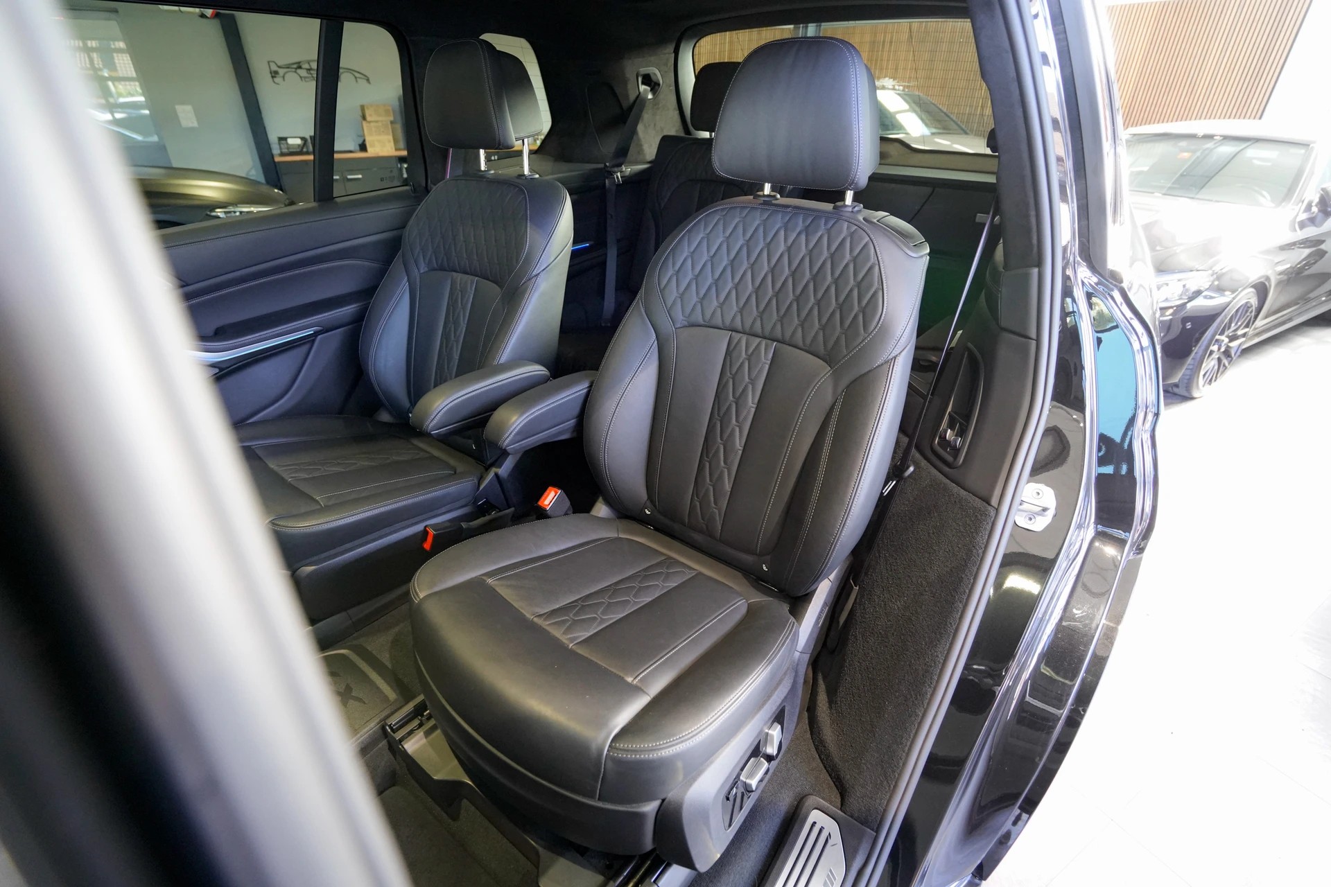 BMW X7 xDrive M50i Steptronic-image-8
