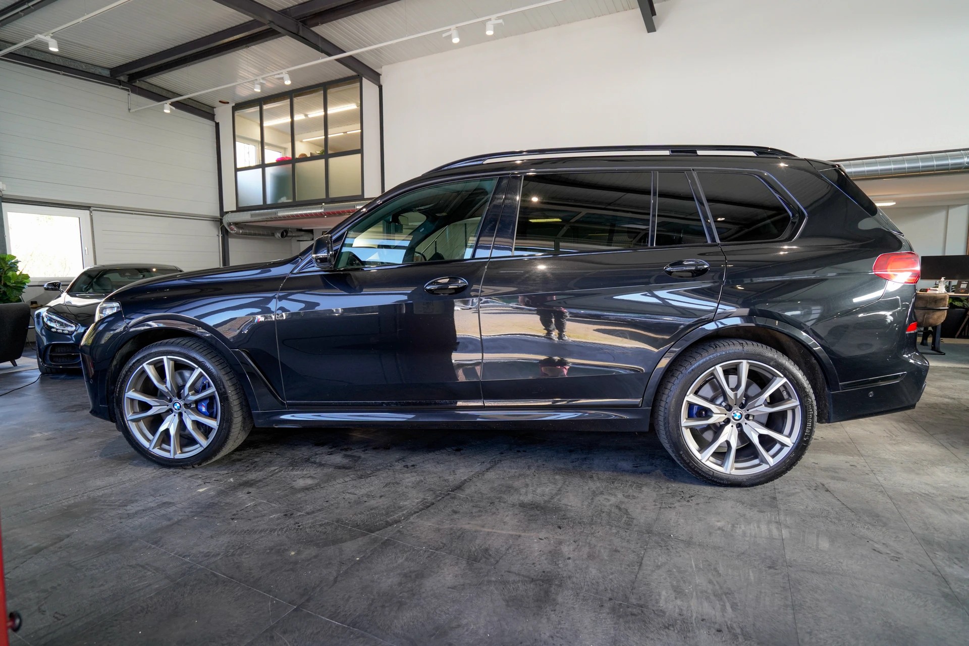 BMW X7 xDrive M50i Steptronic-showroom-element-1
