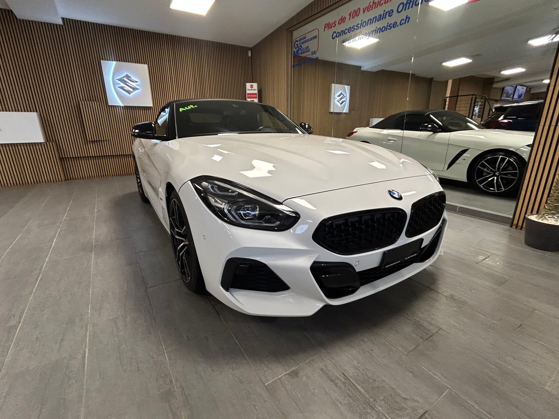 BMW Z4 20i sDrive-showroom-element-3
