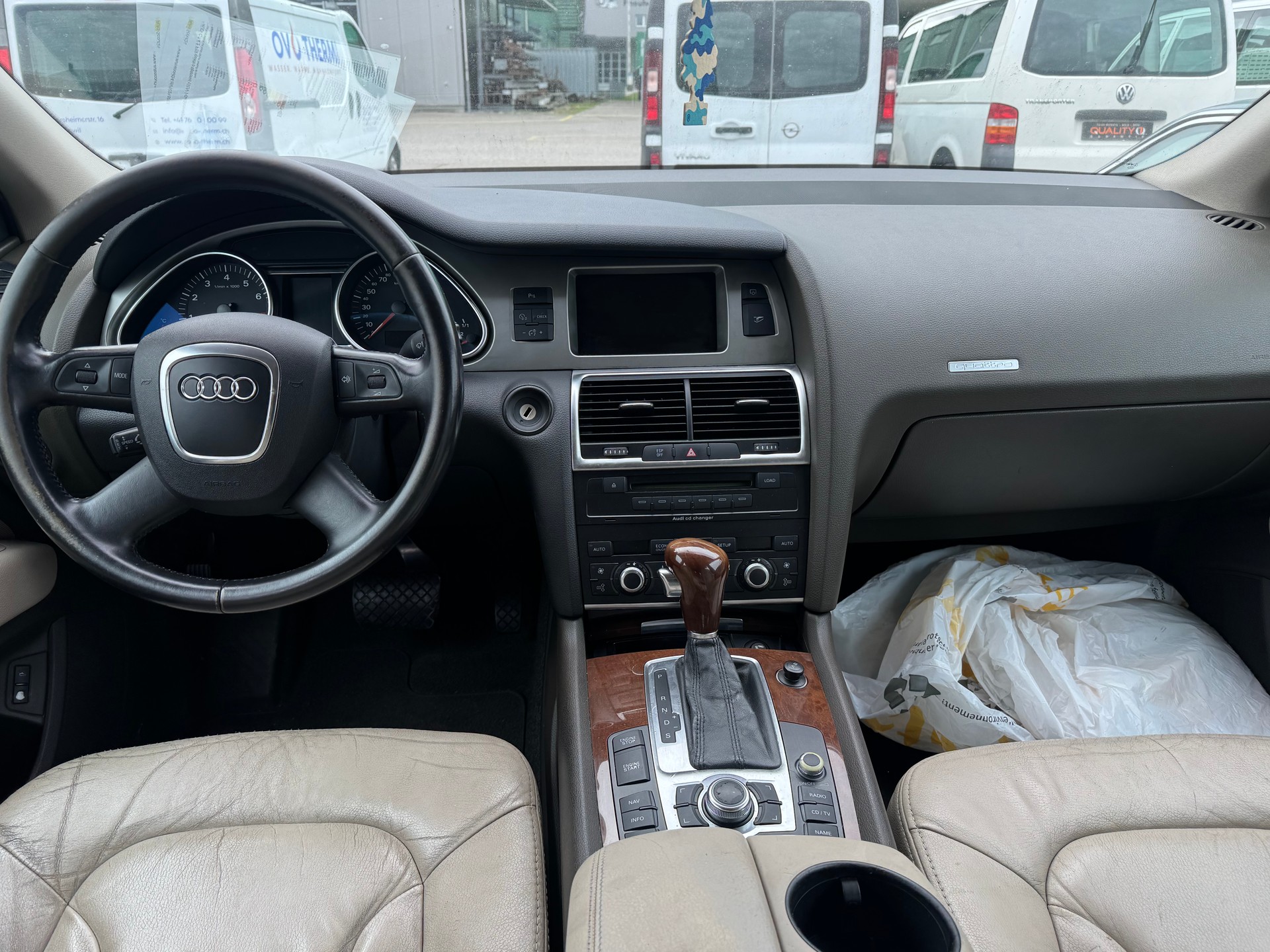 AUDI Q7 4.2 FSI quattro tiptronic-image-8