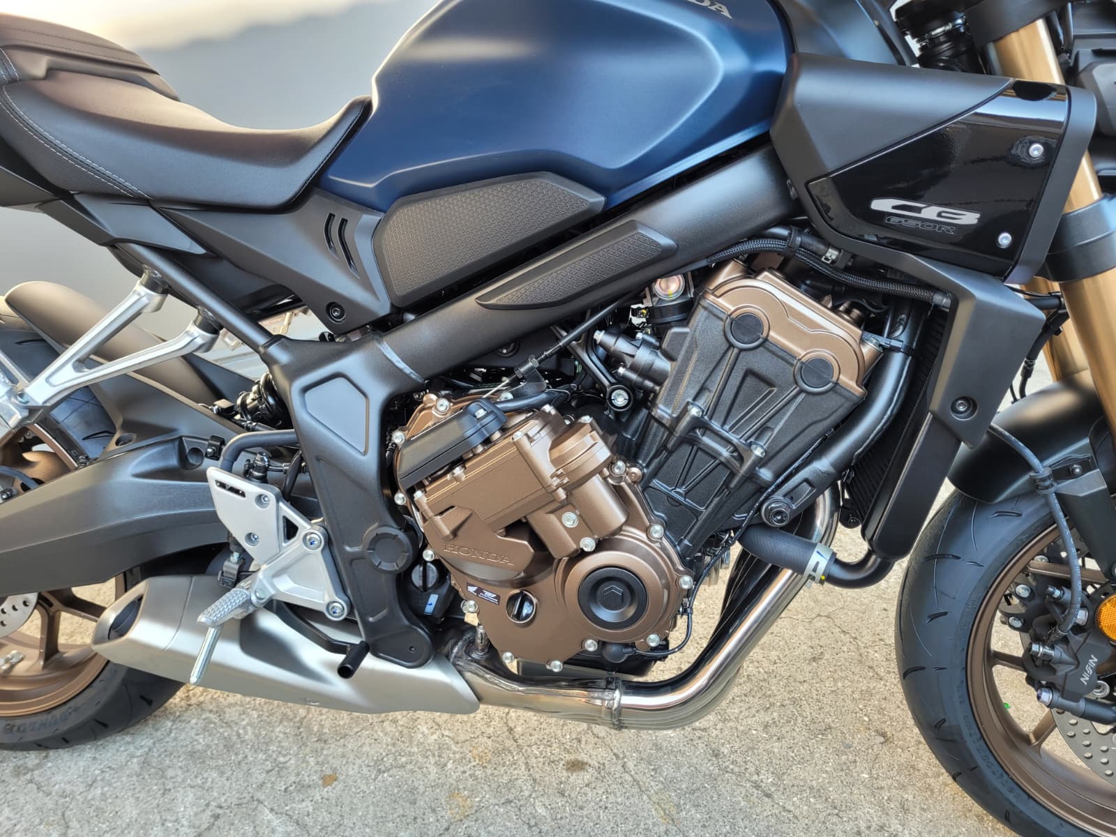 HONDA CB 650 R-image-8