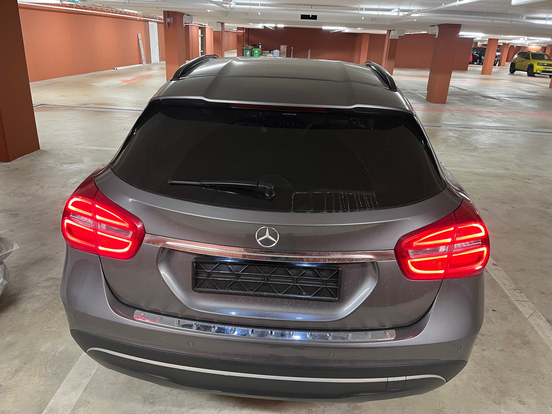 MERCEDES-BENZ GLA 220 CDI Urban 7G-DCT-image-1