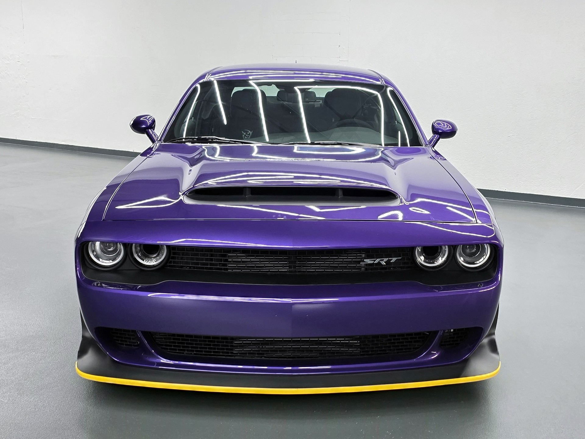 DODGE Challenger SRT Demon-showroom-element-3
