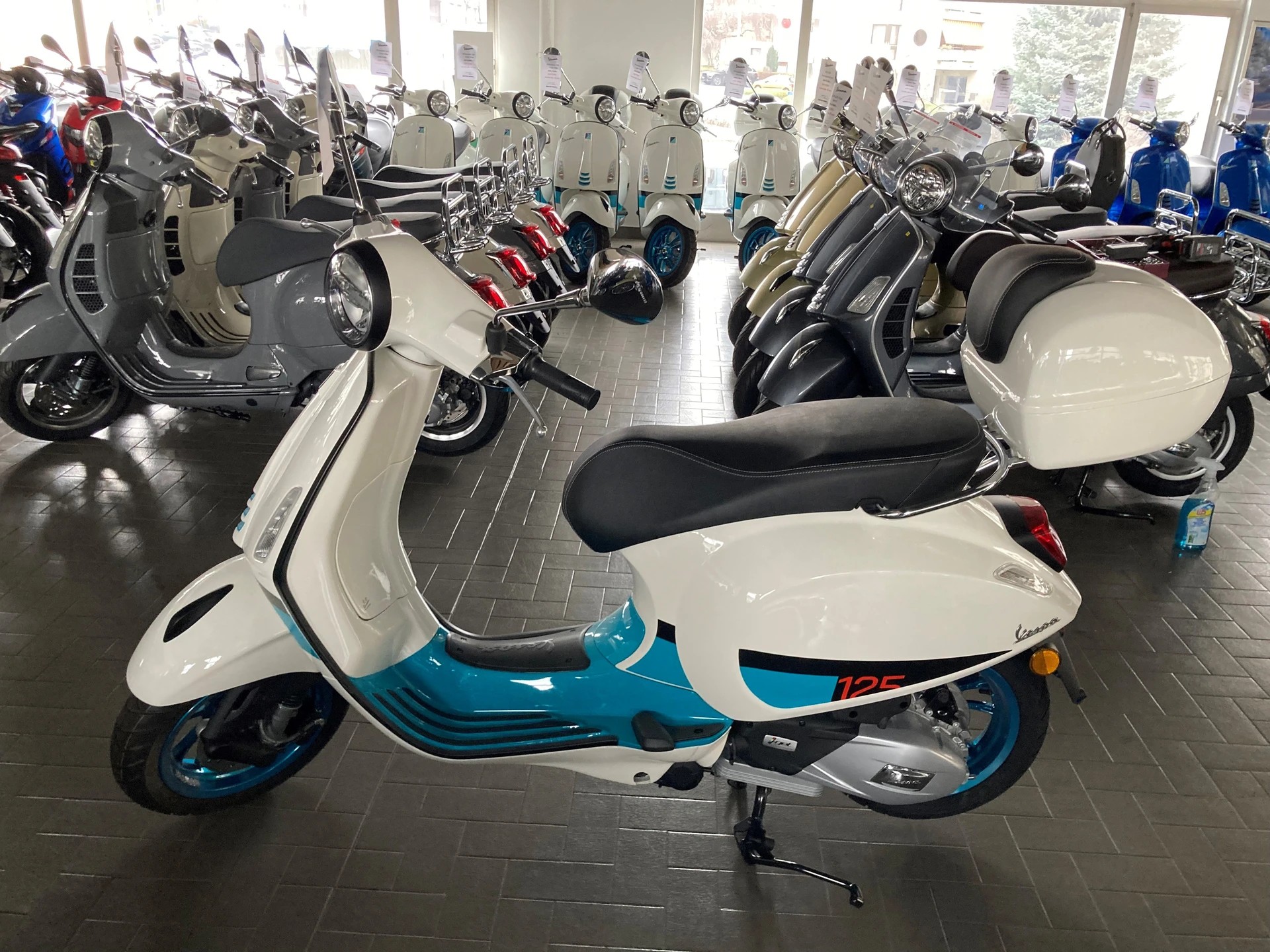 PIAGGIO Vespa 125 Primavera ABS Color Vibe-image-0