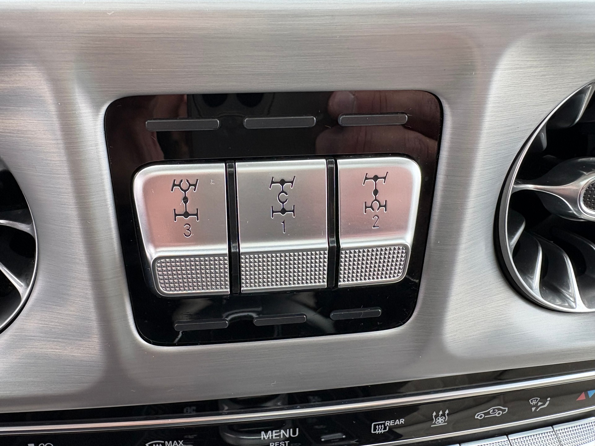 MERCEDES-BENZ G 63 AMG Speedshift Plus G-Tronic-image-25