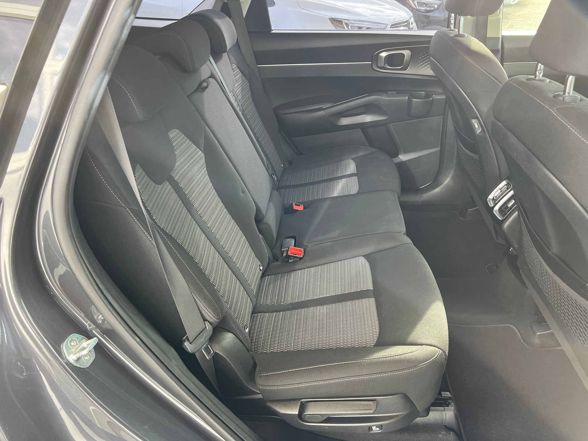 KIA Sorento 2.2 CRDI 4x4 *** 7 Plätzer * Navi * Rückfahrkamera * Assistenten * 8 fachbereift * ab MFK * 7 Jahre Werksgarantie ***-image-8