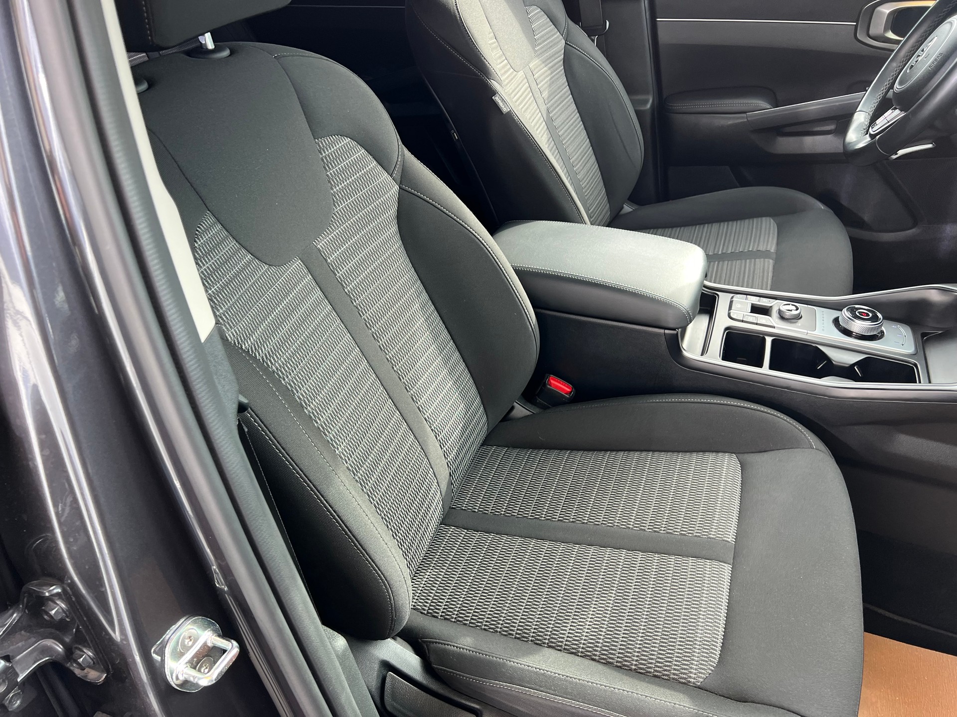 KIA Sorento 2.2 CRDI 4x4 *** 7 Plätzer * Navi * Rückfahrkamera * Assistenten * 8 fachbereift * ab MFK * 7 Jahre Werksgarantie ***-image-10