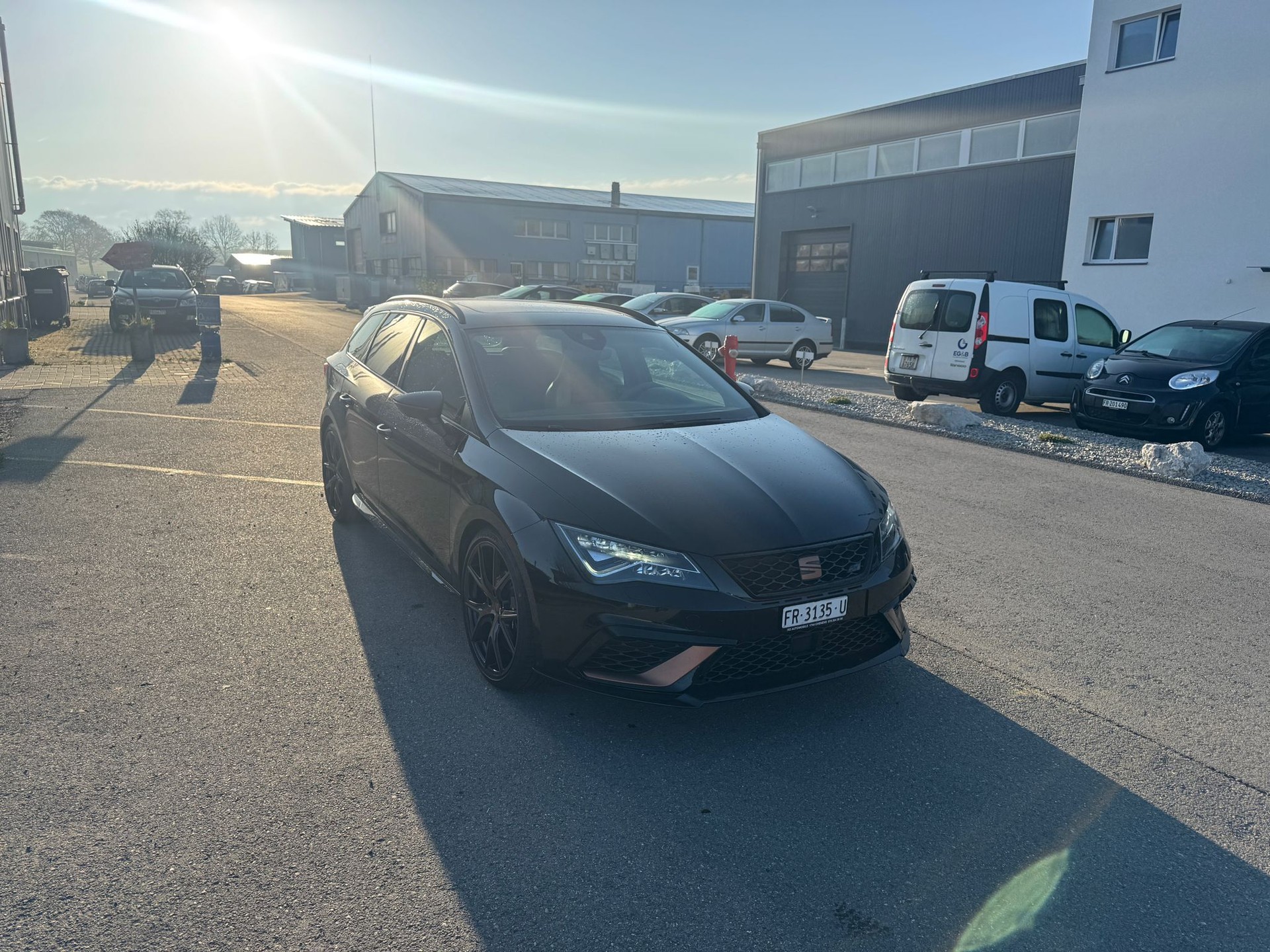 SEAT Leon ST 2.0 TSI Cupra R 300 4 Drive DSG Edition Spéciale -799 Exemplaire-showroom-element-1