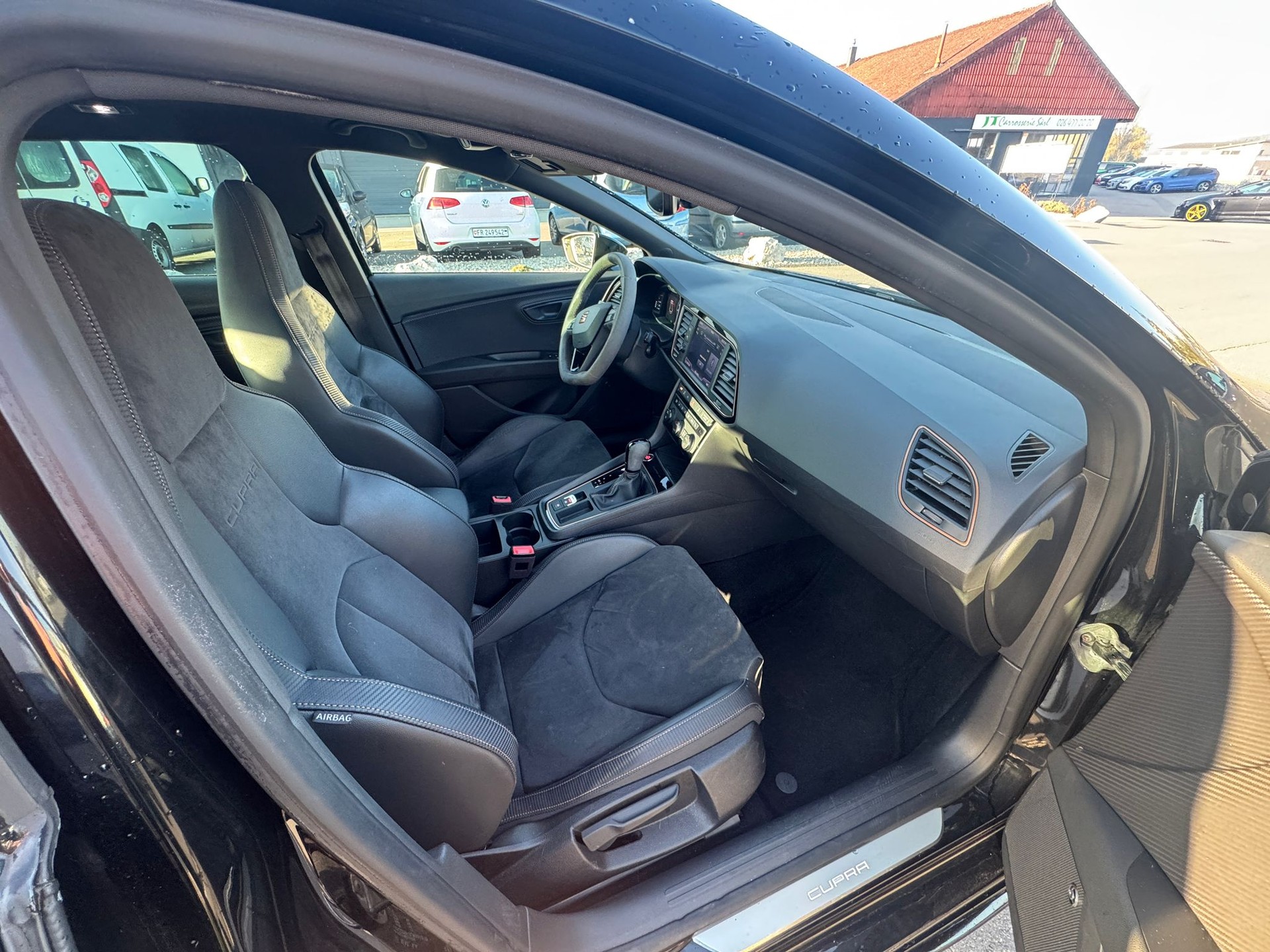 SEAT Leon ST 2.0 TSI Cupra R 300 4 Drive DSG Edition Spéciale -799 Exemplaire-image-11