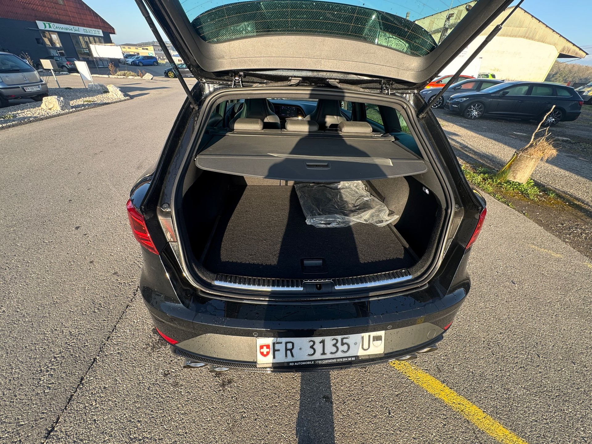 SEAT Leon ST 2.0 TSI Cupra R 300 4 Drive DSG Edition Spéciale -799 Exemplaire-image-10