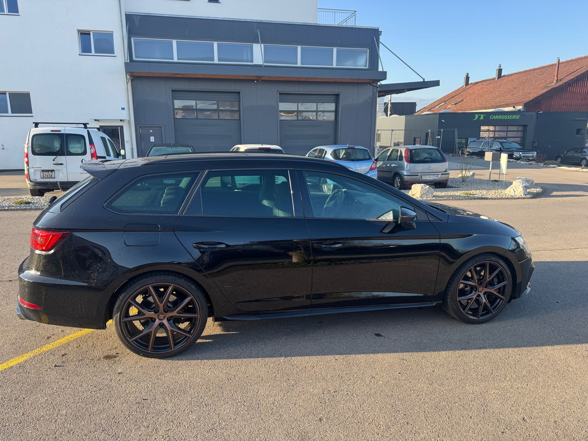 SEAT Leon ST 2.0 TSI Cupra R 300 4 Drive DSG Edition Spéciale -799 Exemplaire-showroom-element-2