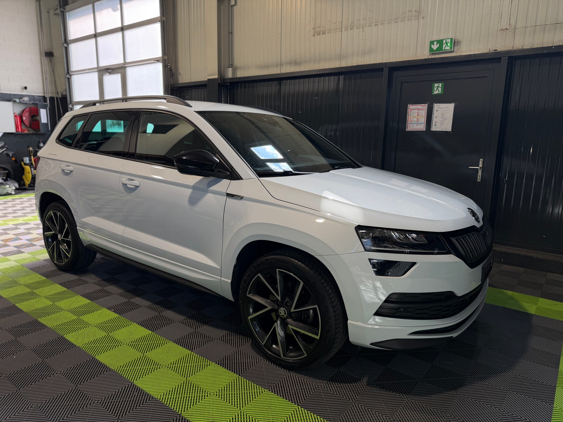 SKODA Karoq 2.0 TSI SportLine 4x4 DSG-image-4