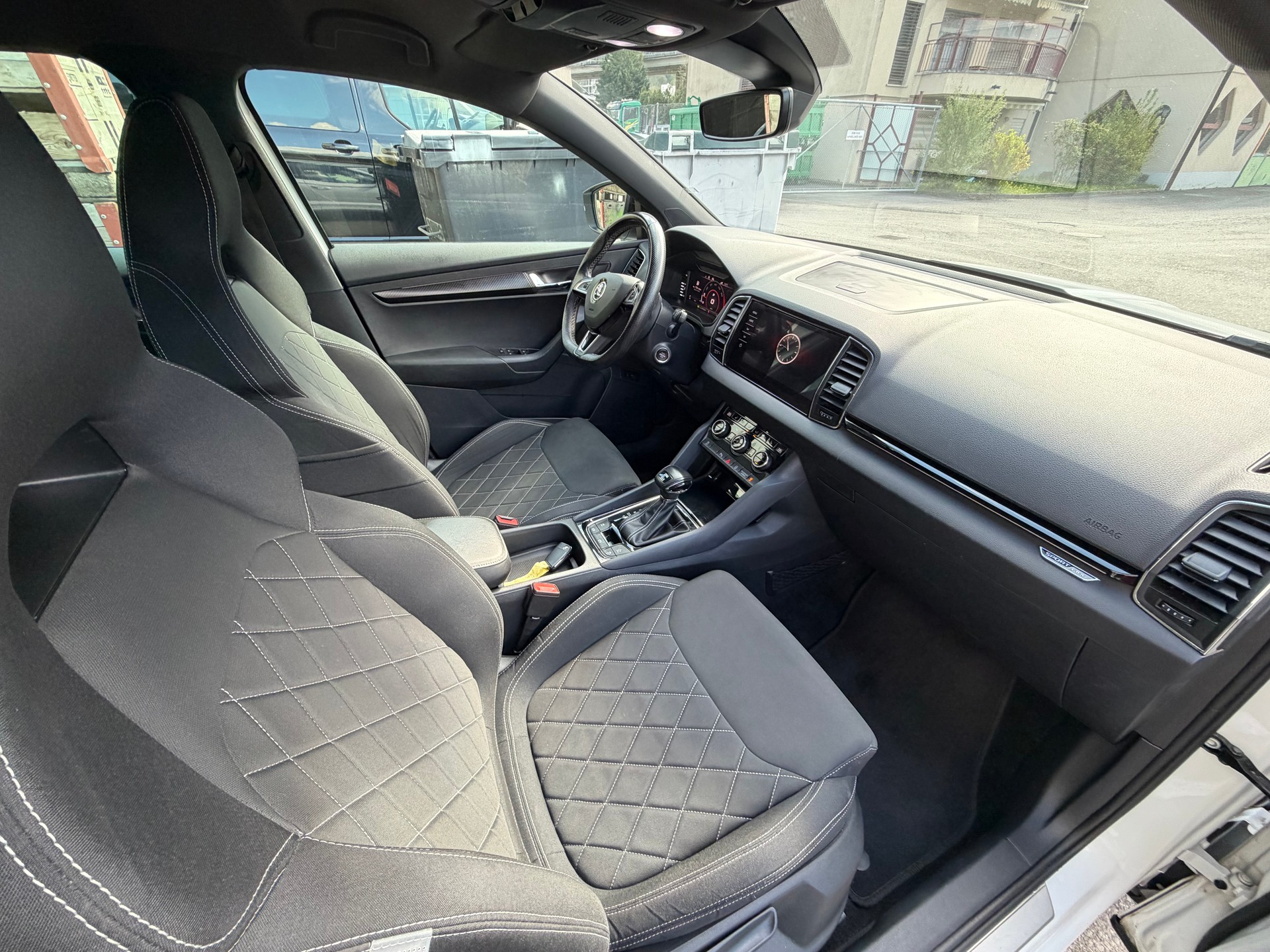 SKODA Karoq 2.0 TSI SportLine 4x4 DSG-image-10