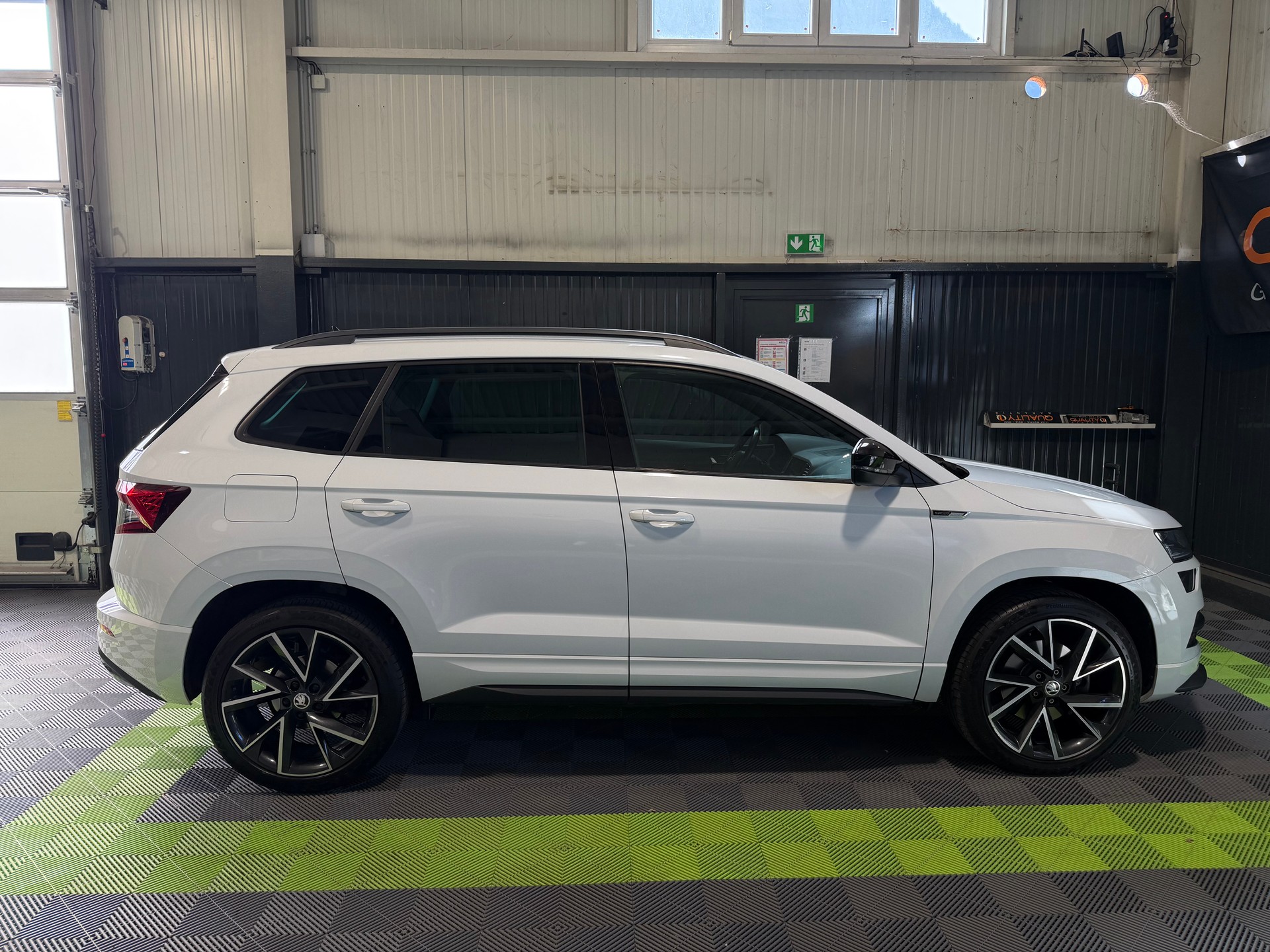 SKODA Karoq 2.0 TSI SportLine 4x4 DSG-image-3