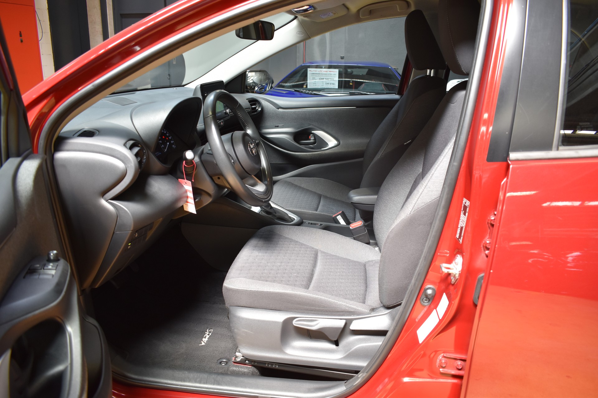 TOYOTA Yaris 1.5 Comfort e-CVT - New Model 2021-image-10