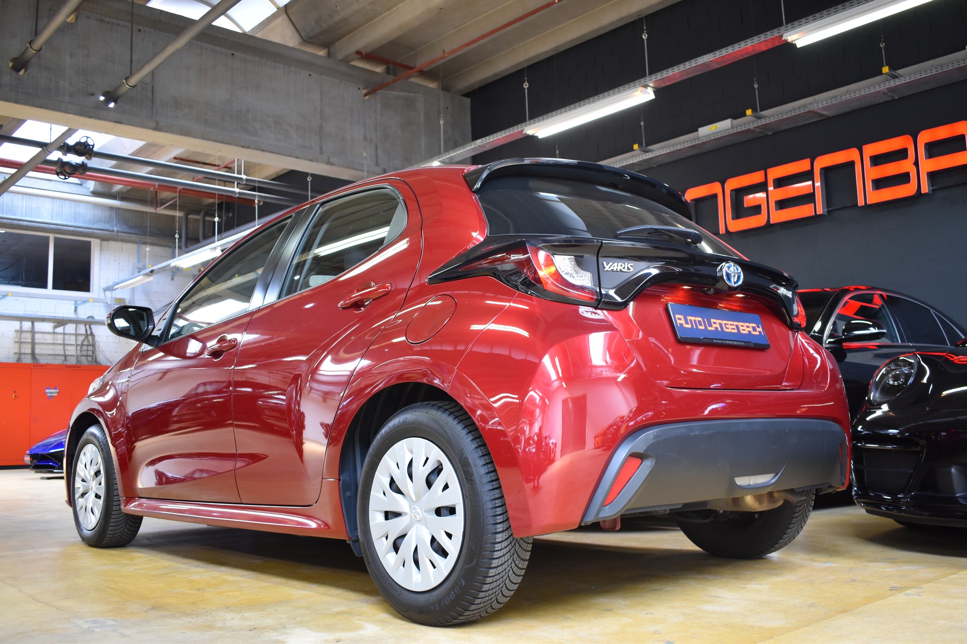 TOYOTA Yaris 1.5 Comfort e-CVT - New Model 2021-image-8