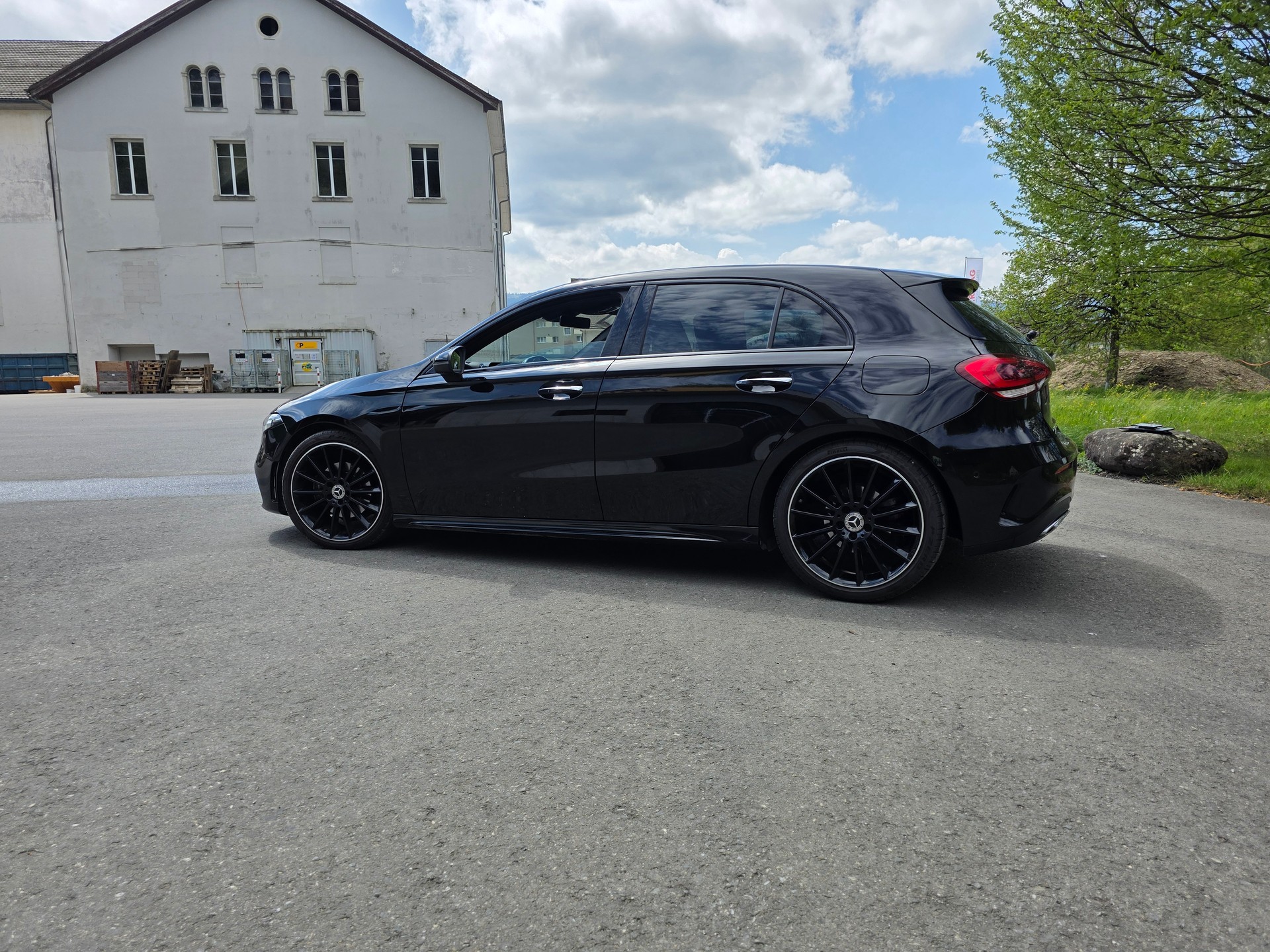 MERCEDES-BENZ A 180 Night Star AMG Line 7G-DCT-image-14