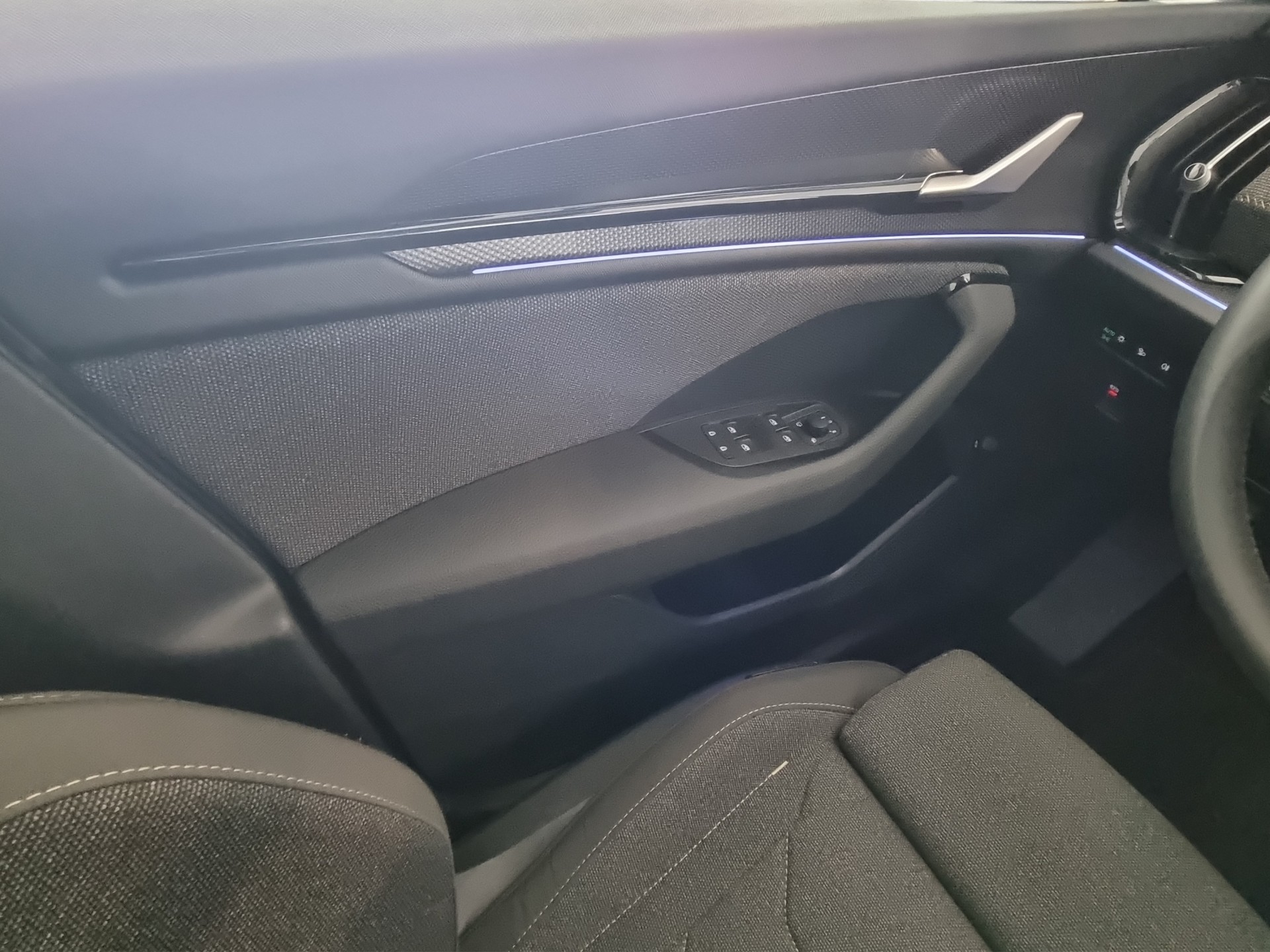 SKODA Kodiaq 2.0 TSI Selection 4x4 *7-Plätzer*-image-11