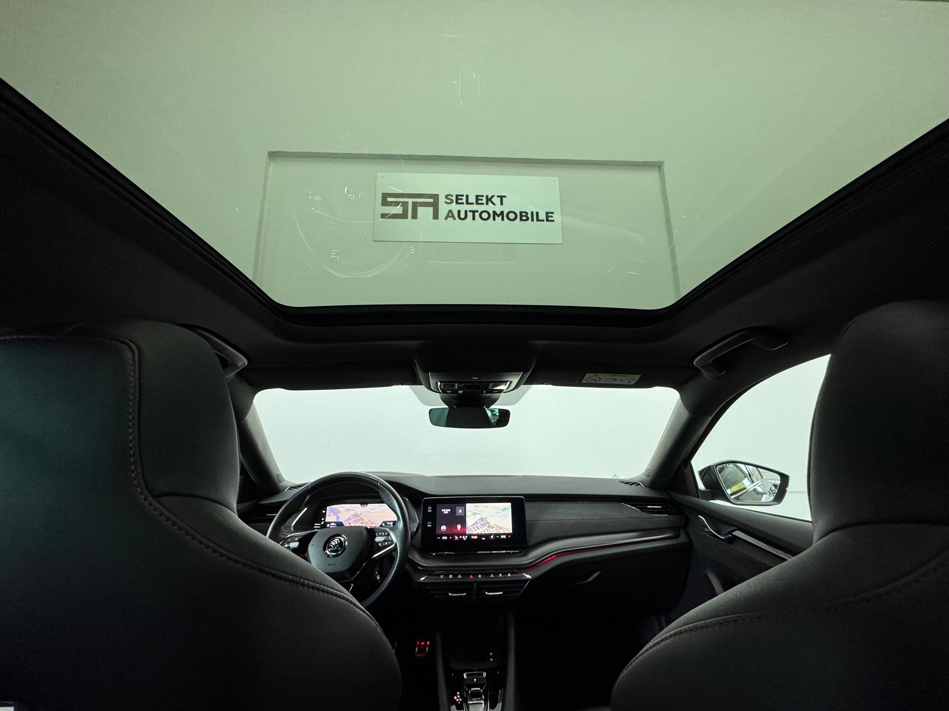 SKODA Octavia Combi 2.0 TDI DSG RS-image-9