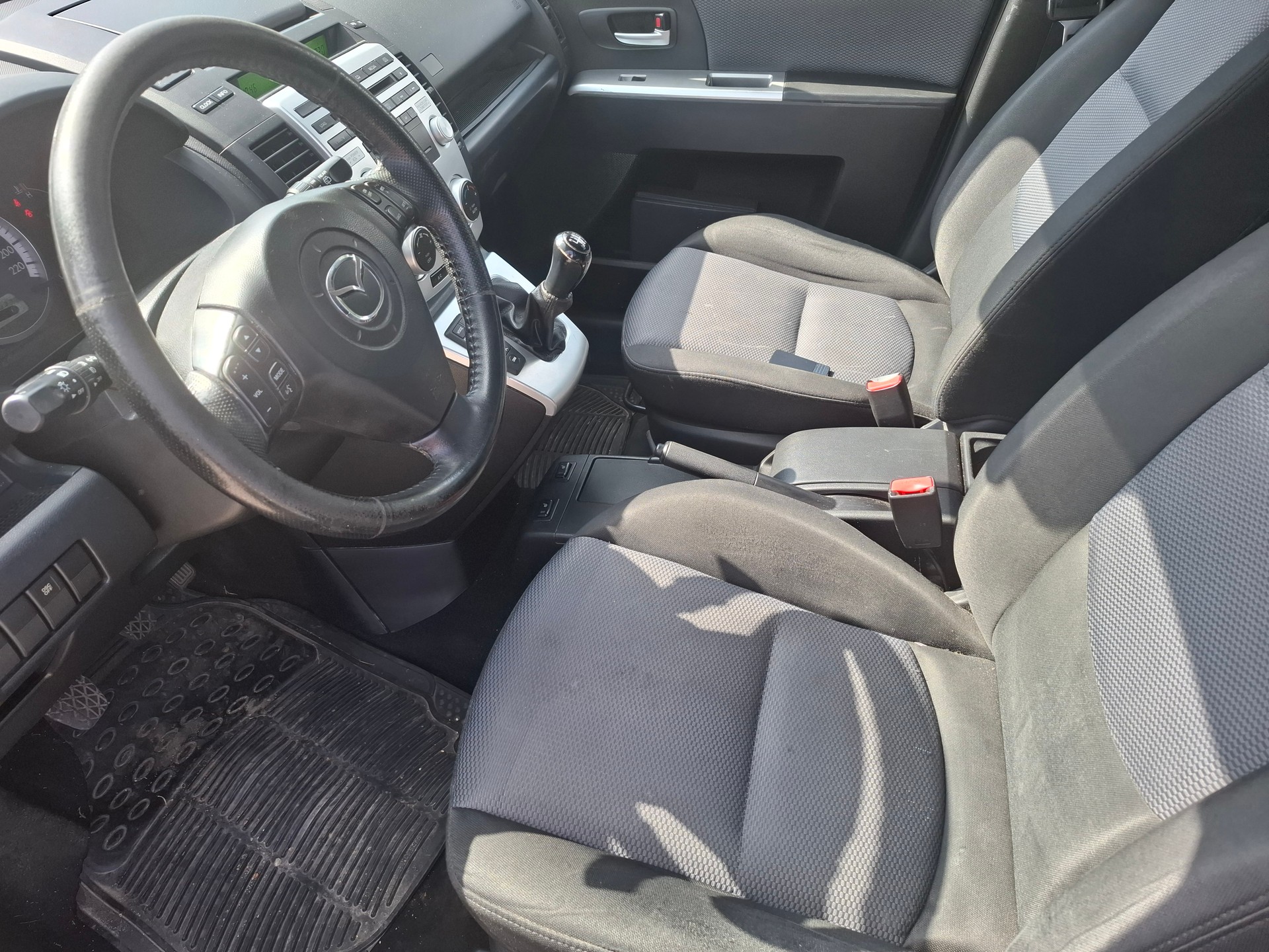 MAZDA 5 2.0d 16V Confort-image-9