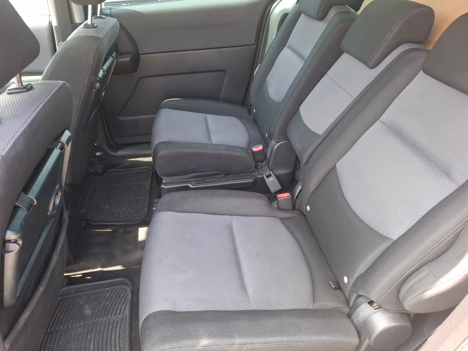 MAZDA 5 2.0d 16V Confort-image-8