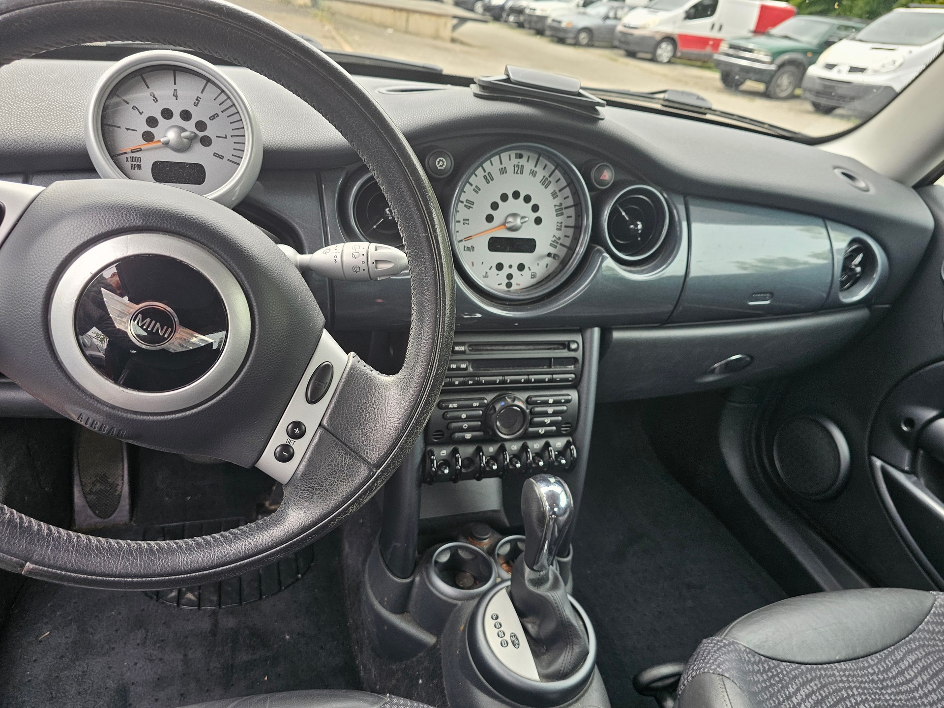 MINI Cooper-image-8