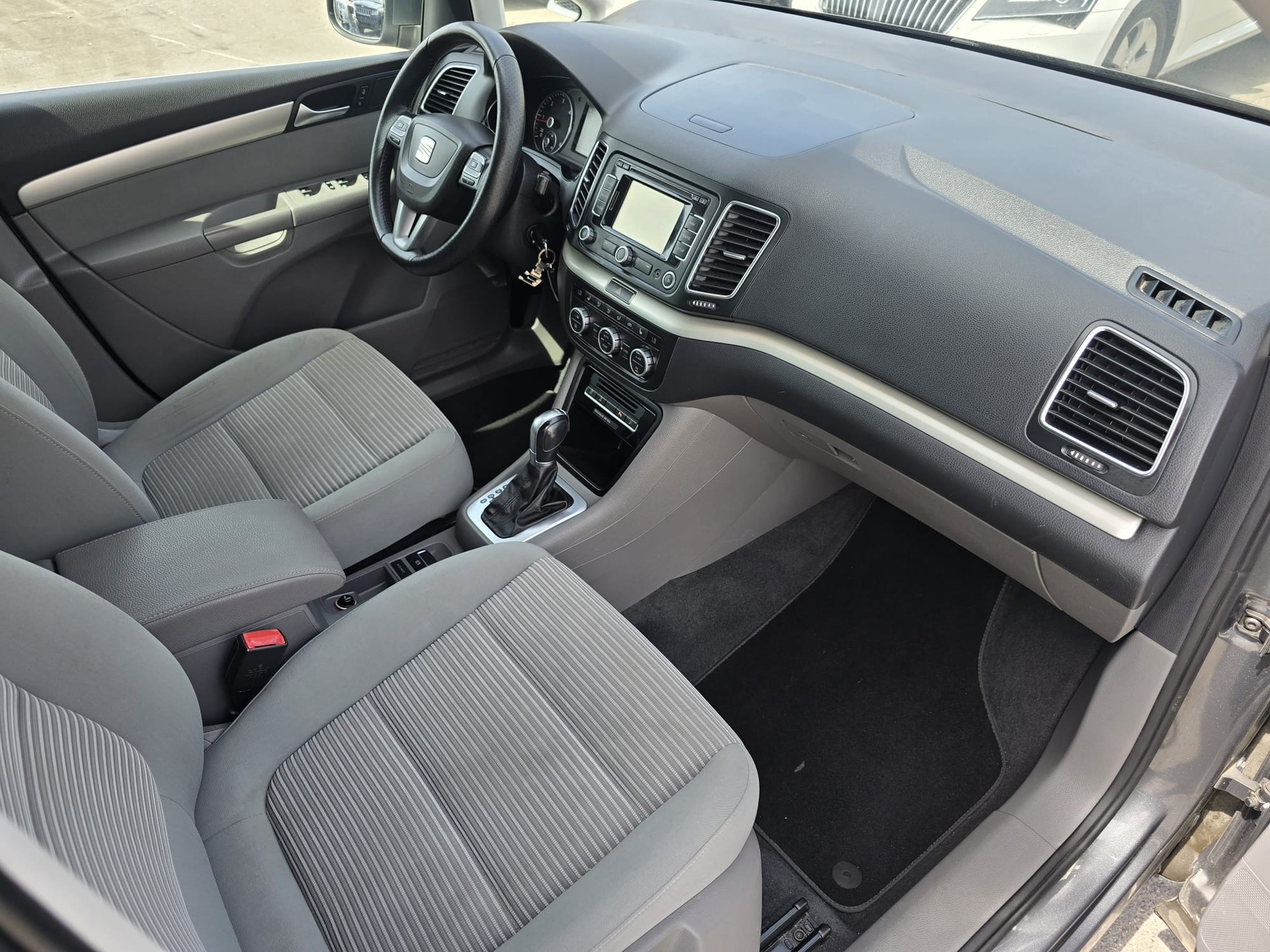 SEAT Alhambra 2.0 TDI Reference Eco DSG-image-8