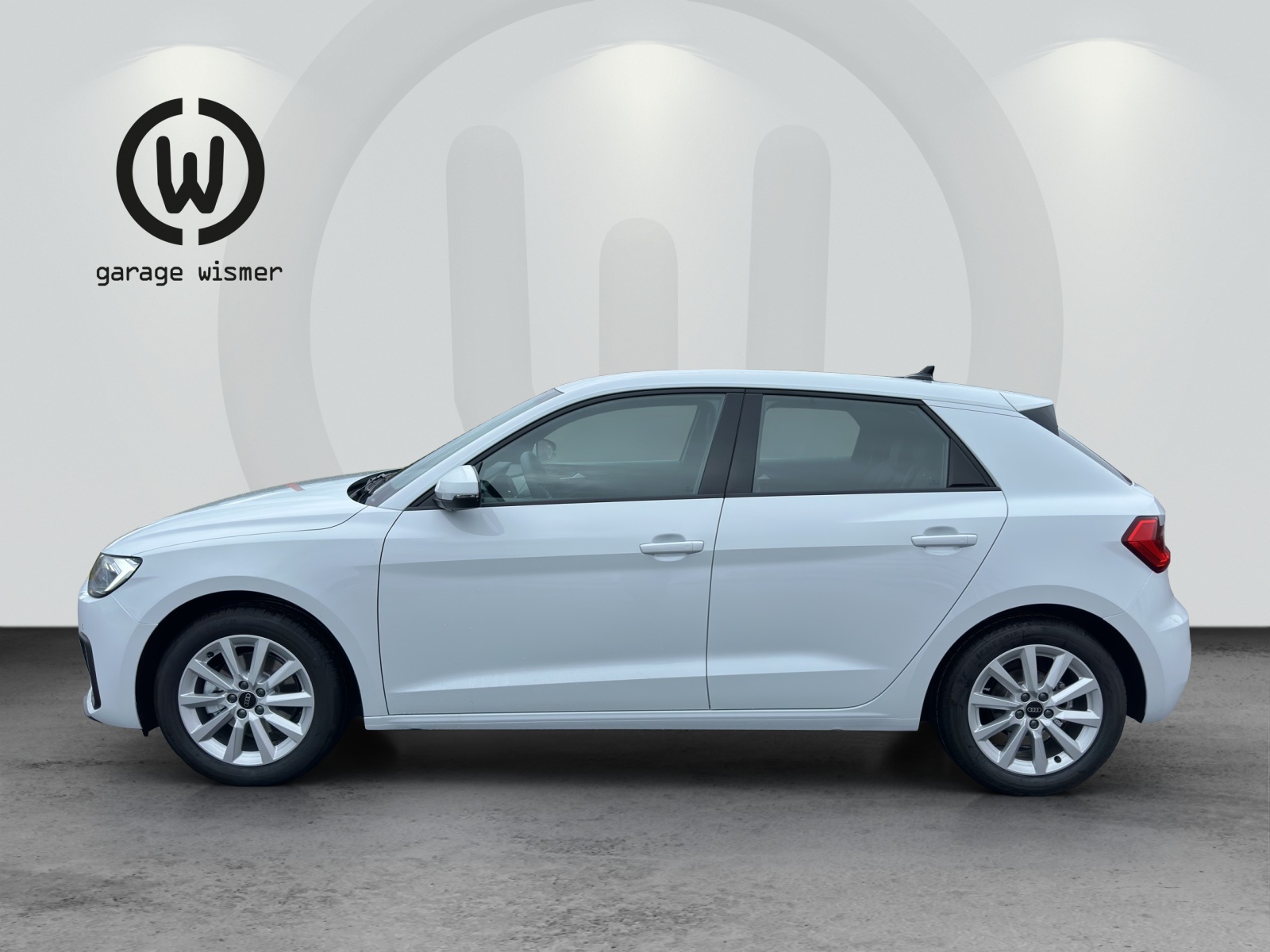 AUDI A1 Sportback 30 TFSI Attraction S-tronic-showroom-element-1