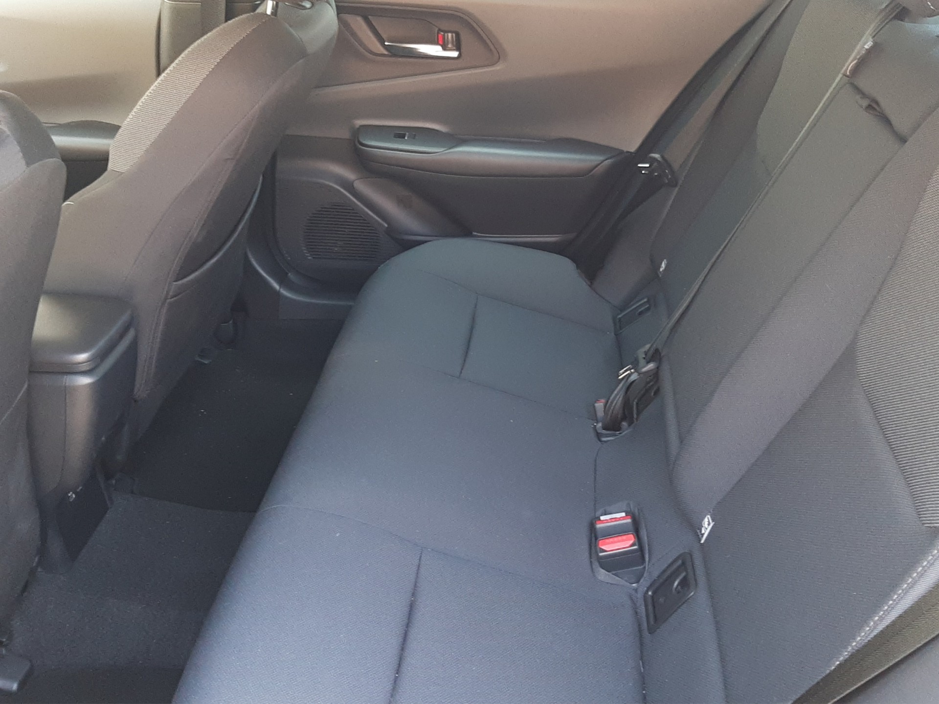 TOYOTA Prius 2.0 Plug-In-Hybrid Trend-image-12