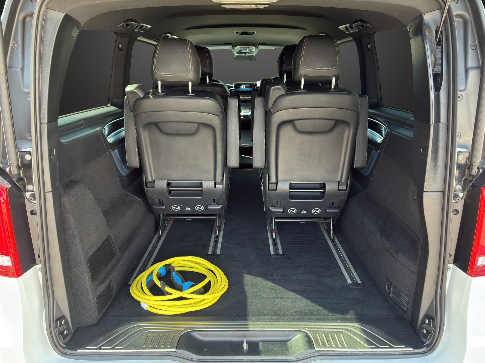 MERCEDES-BENZ EQV 300 Avantgarde lang-image-6