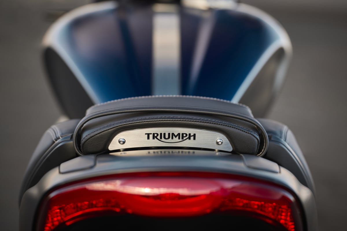 TRIUMPH Rocket 3 R Storm-image-1