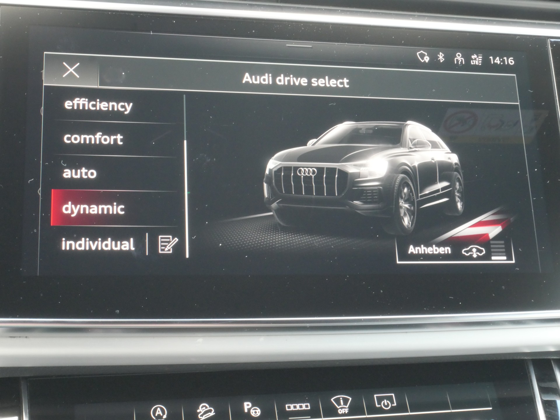 AUDI Q8 50 TDI quattro tiptronic *CH-Auto, Allradlenkung, 360°-Kamrea, AHK*-image-19