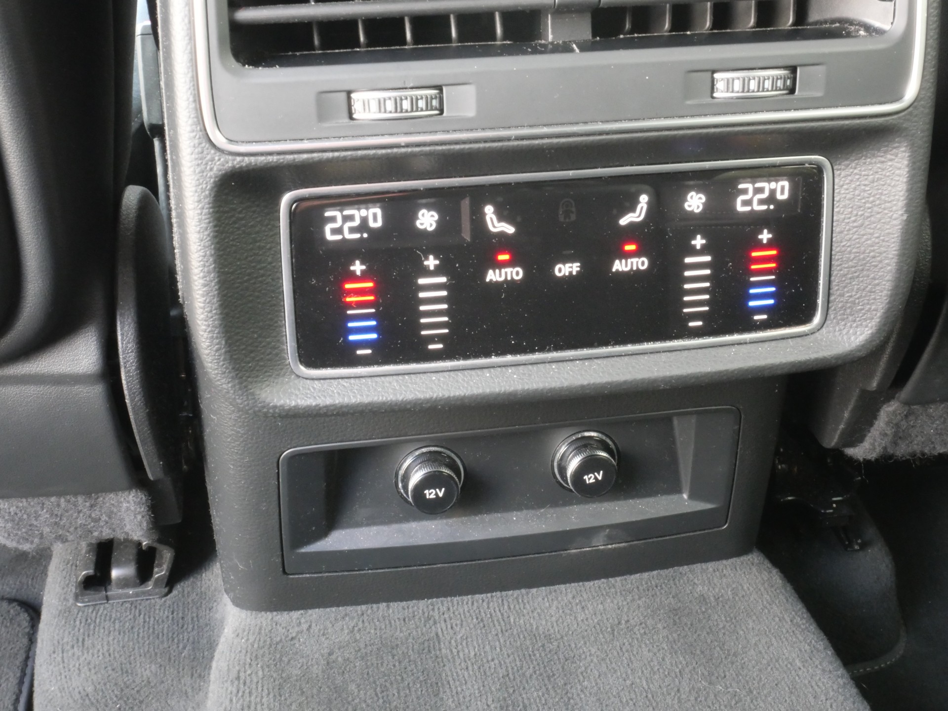 AUDI Q8 50 TDI quattro tiptronic *CH-Auto, Allradlenkung, 360°-Kamrea, AHK*-image-11