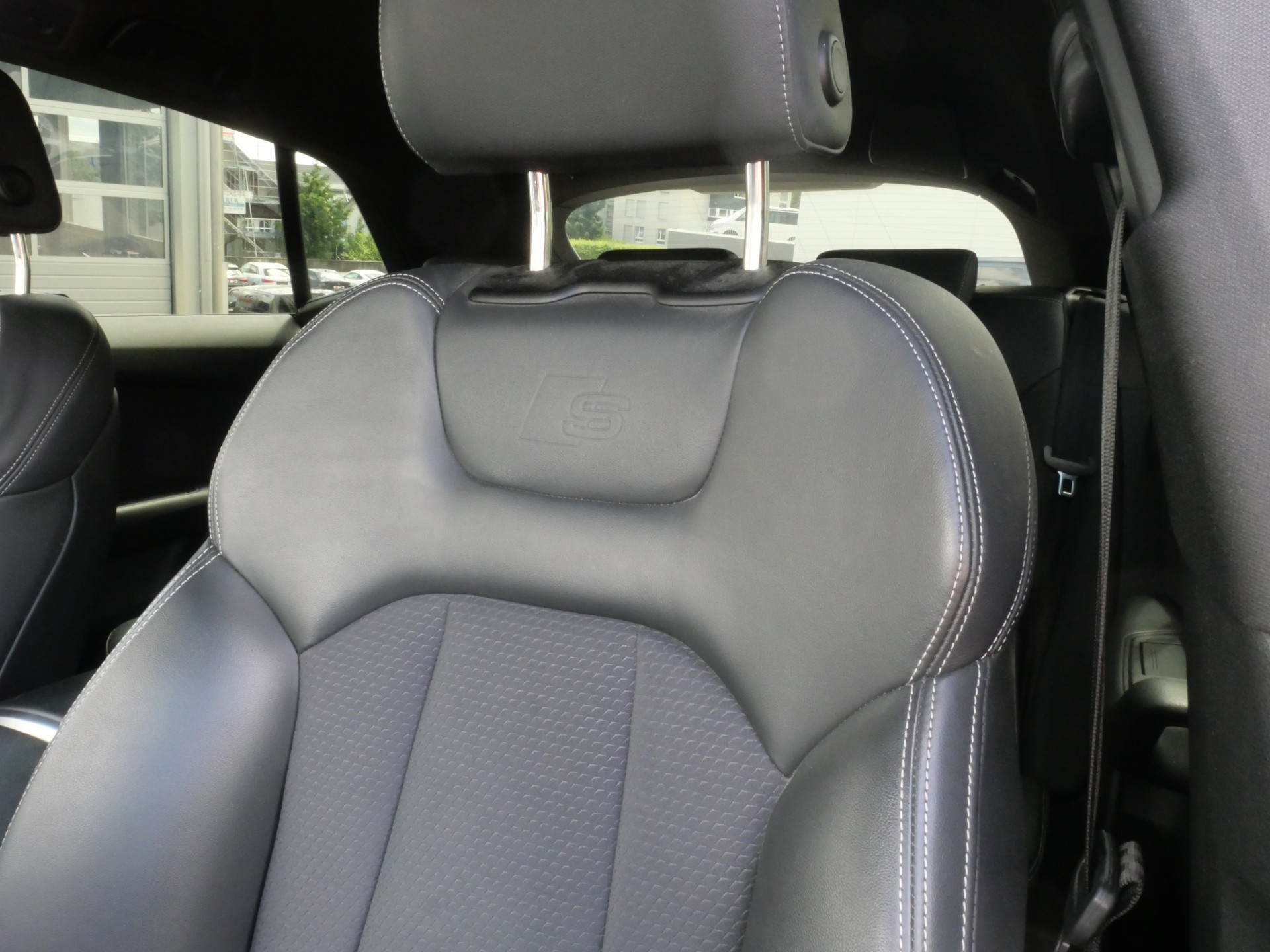 AUDI Q8 50 TDI quattro tiptronic *CH-Auto, Allradlenkung, 360°-Kamrea, AHK*-image-14
